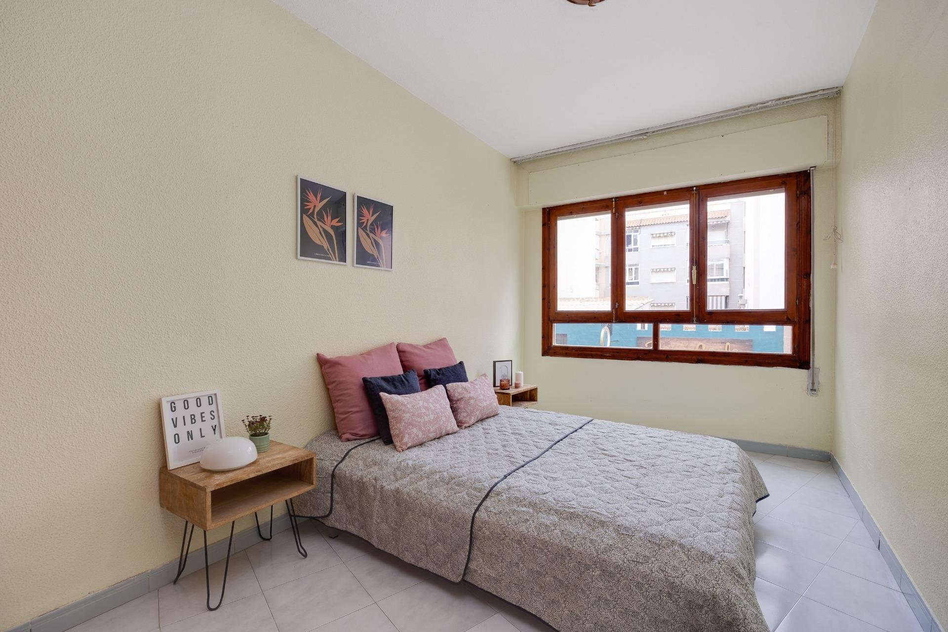 Segunda mano - Apartamento -
Torrevieja - Estacion De Autobuses