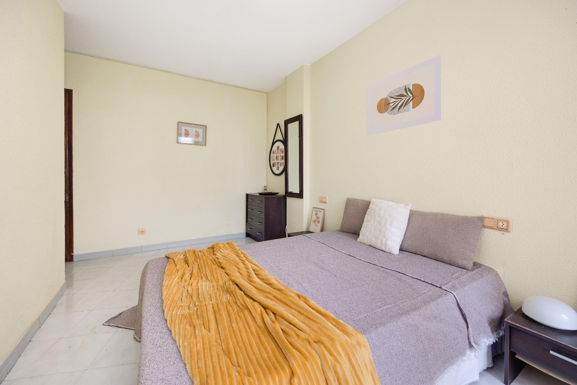 Segunda mano - Apartamento -
Torrevieja - Estacion De Autobuses