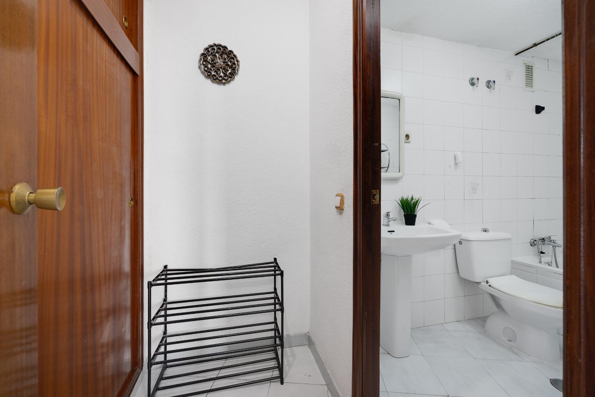Segunda mano - Apartamento -
Torrevieja - Estacion De Autobuses