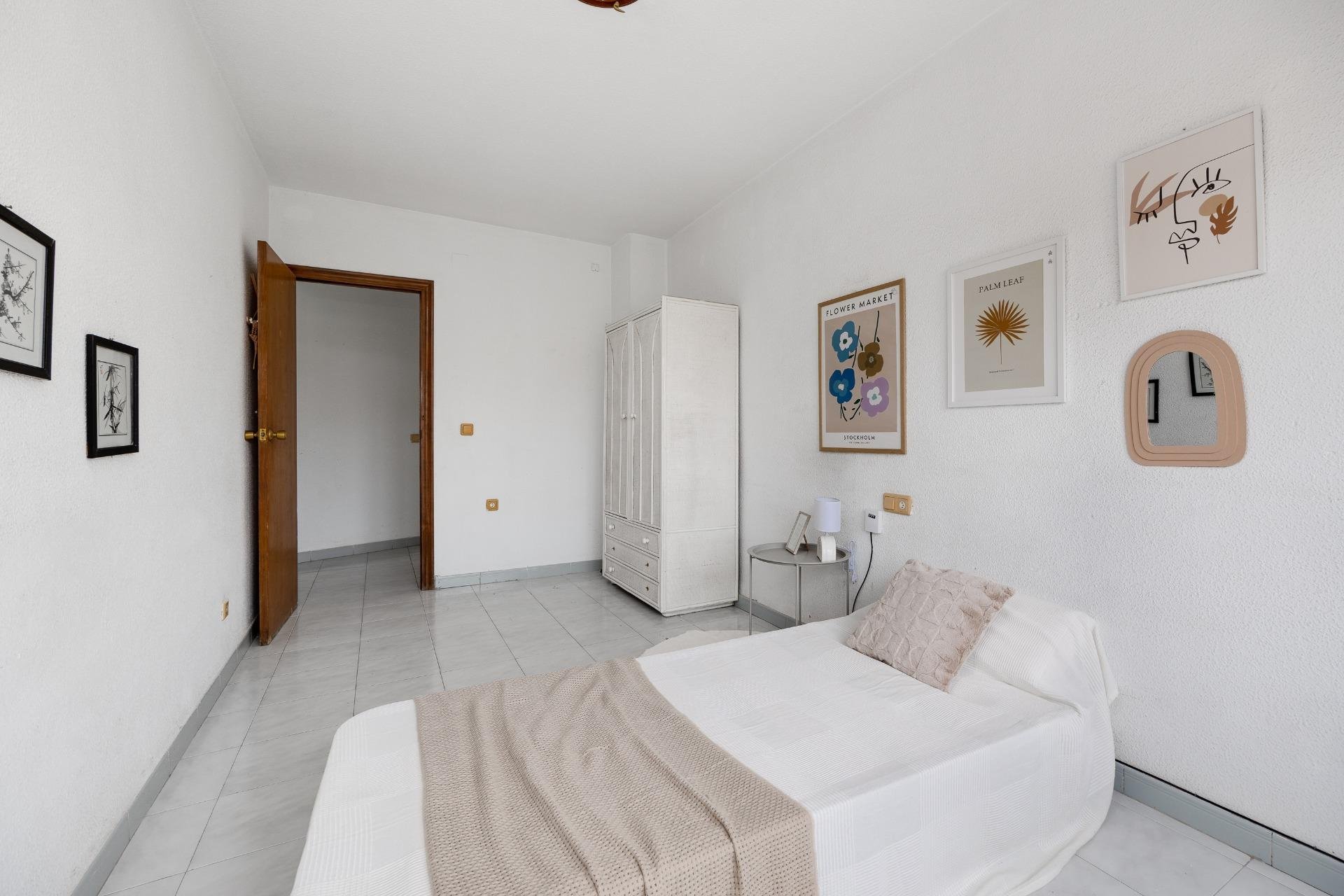 Segunda mano - Apartamento -
Torrevieja - Estacion De Autobuses