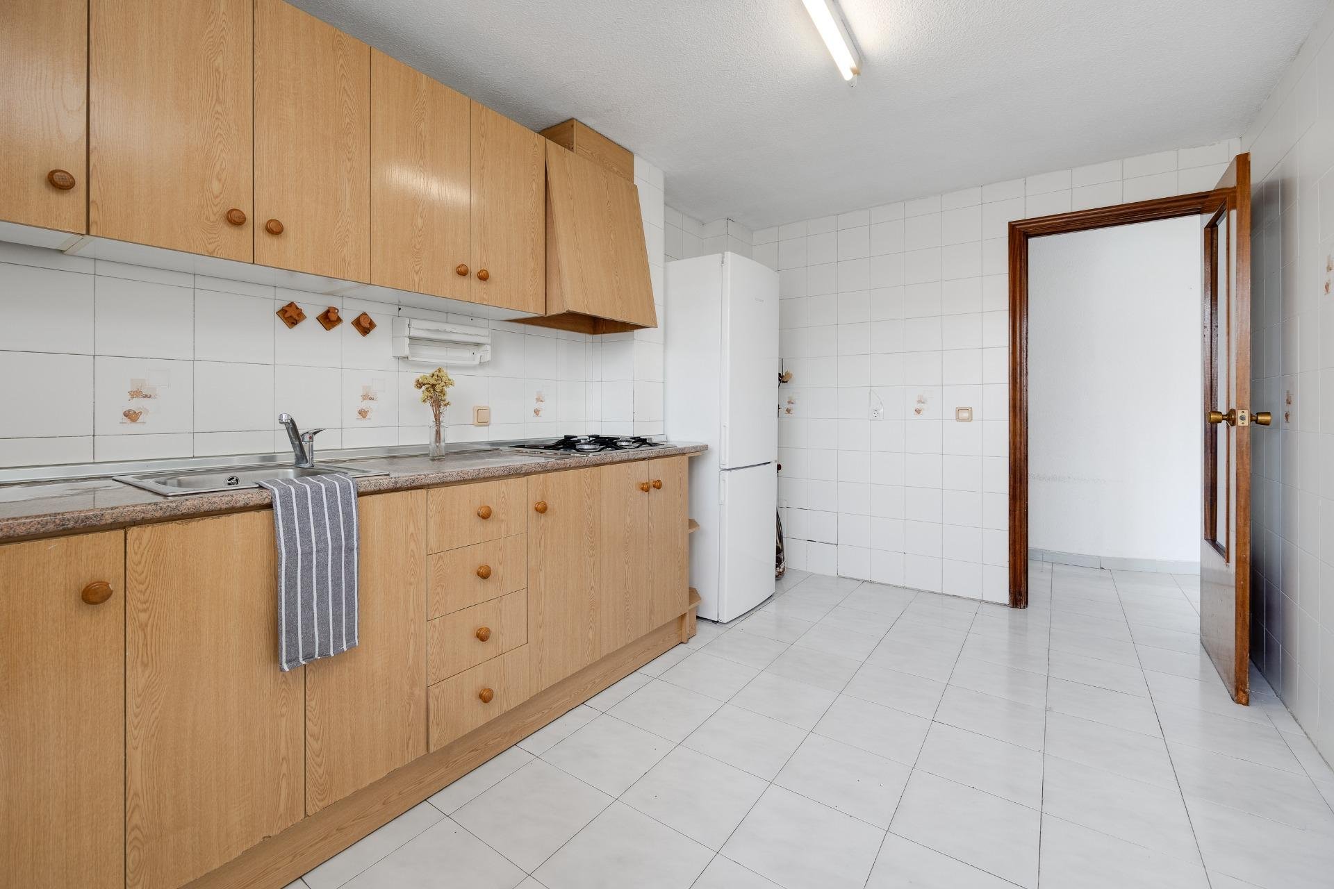 Segunda mano - Apartamento -
Torrevieja - Estacion De Autobuses