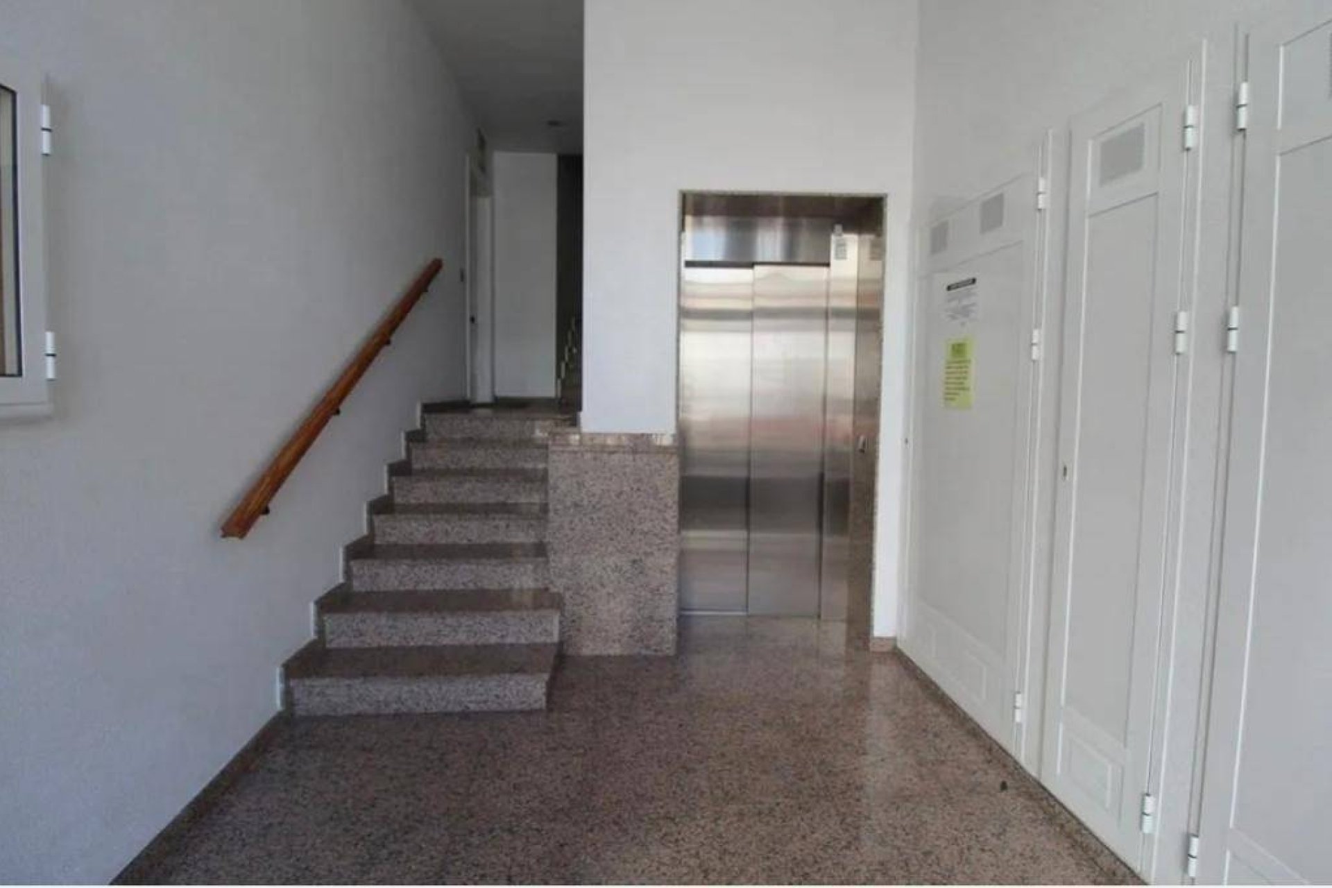 Segunda mano - Apartamento -
Torrevieja - Estacion De Autobuses