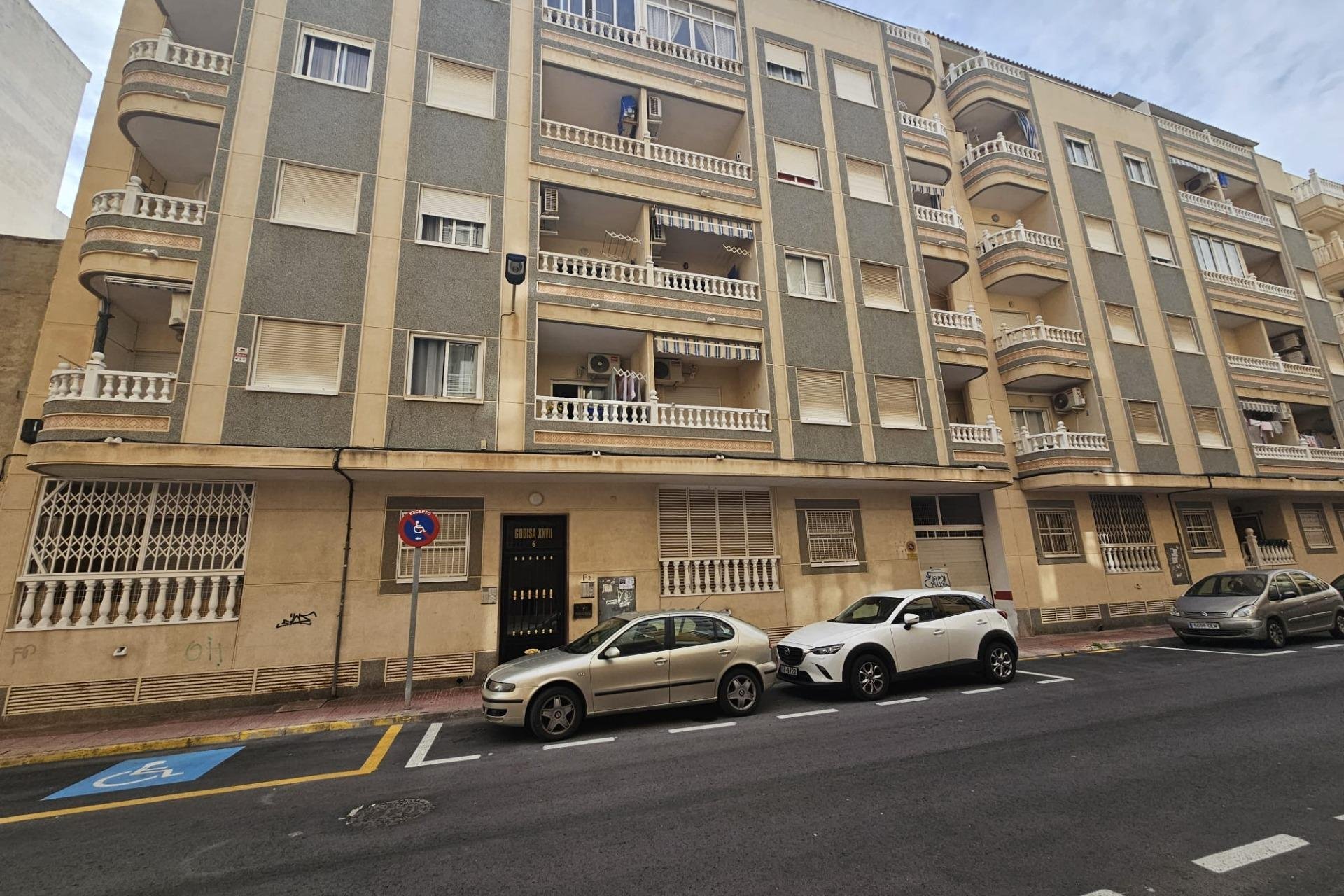 Segunda mano - Apartamento -
Torrevieja - Estacion De Autobuses