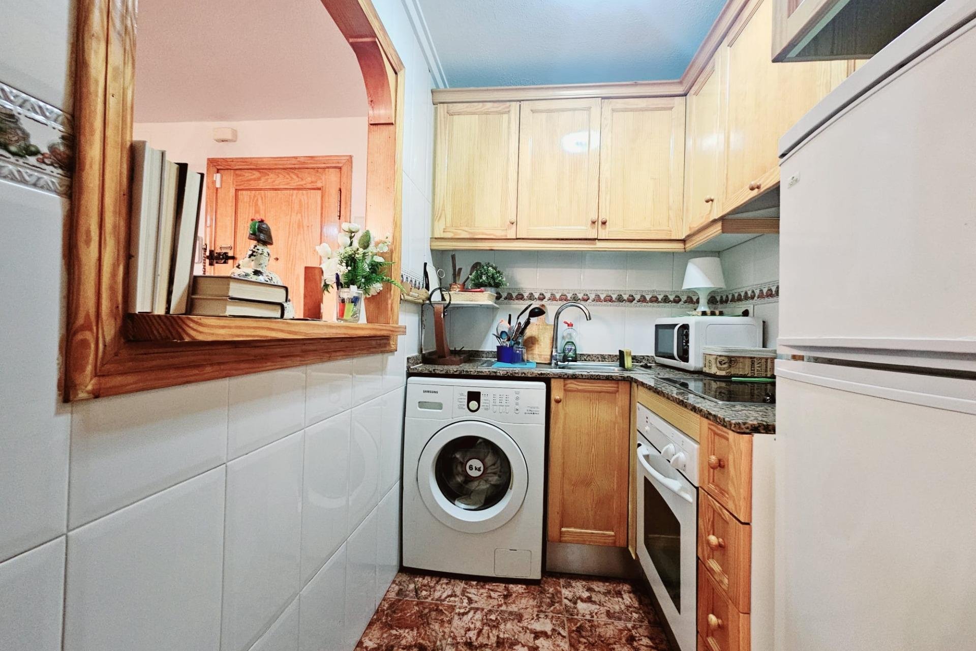 Segunda mano - Apartamento -
Torrevieja - Estacion De Autobuses