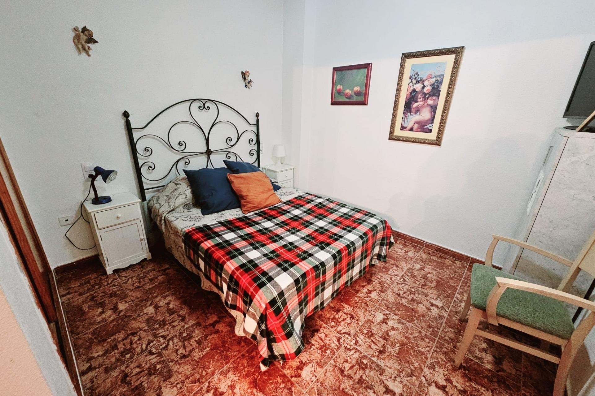 Segunda mano - Apartamento -
Torrevieja - Estacion De Autobuses
