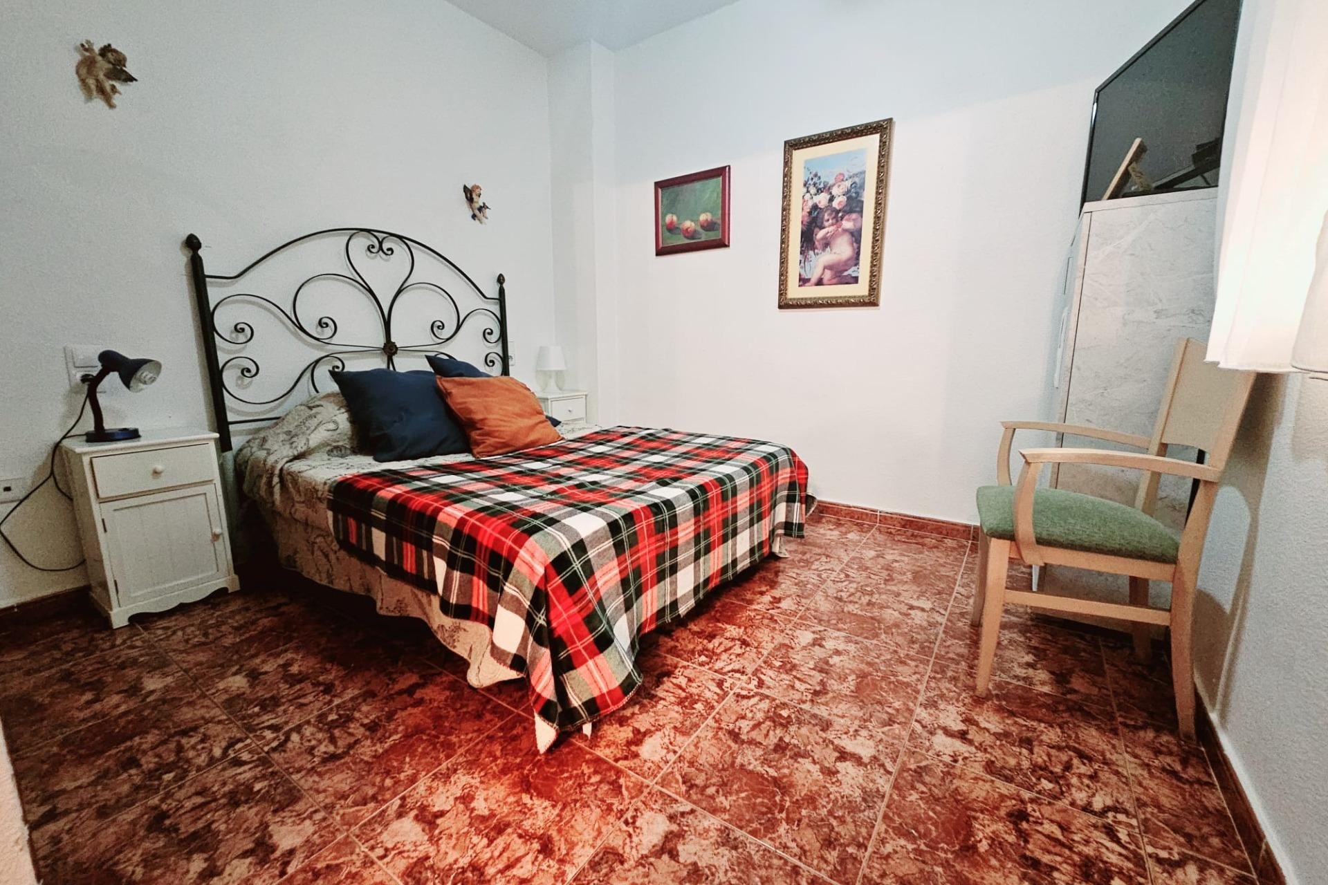 Segunda mano - Apartamento -
Torrevieja - Estacion De Autobuses