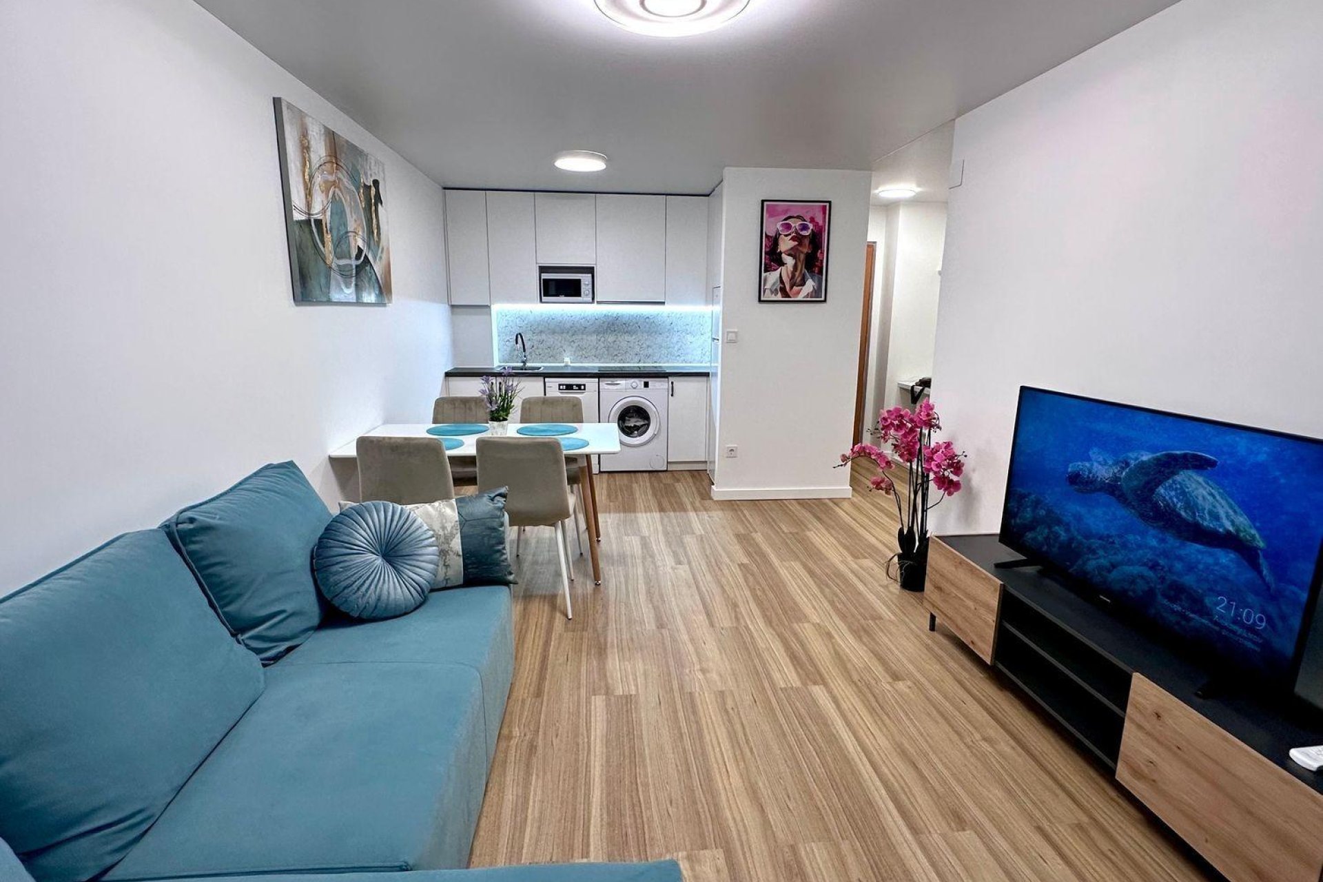 Segunda mano - Apartamento -
Torrevieja - Estacion De Autobuses