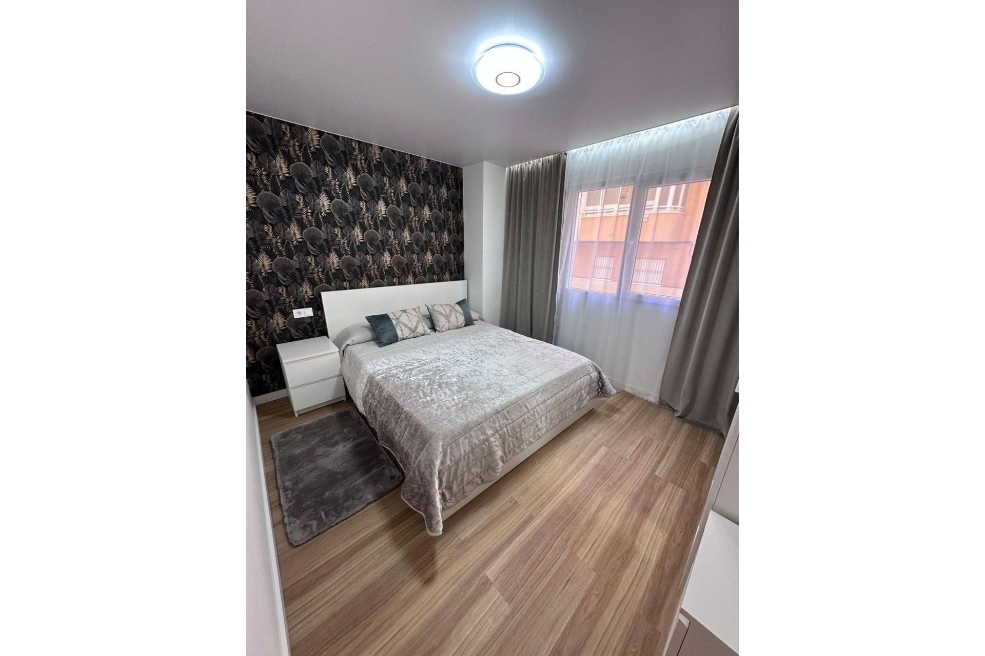Segunda mano - Apartamento -
Torrevieja - Estacion De Autobuses