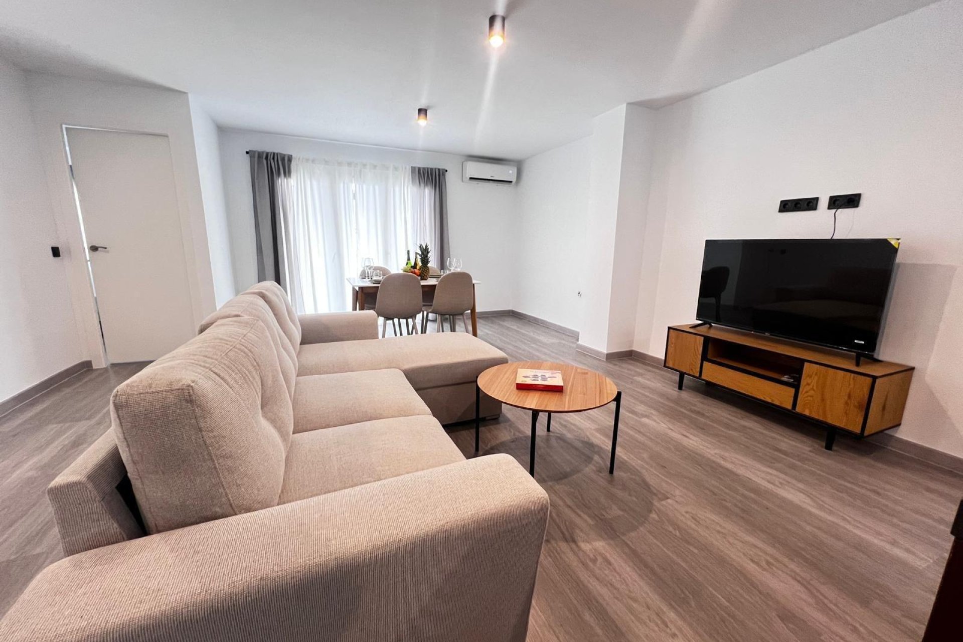 Segunda mano - Apartamento -
Torrevieja - Estacion De Autobuses
