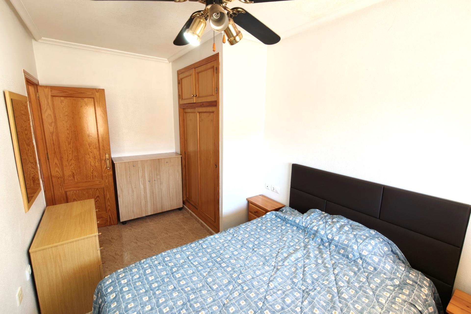 Segunda mano - Apartamento -
Torrevieja - Estacion De Autobuses