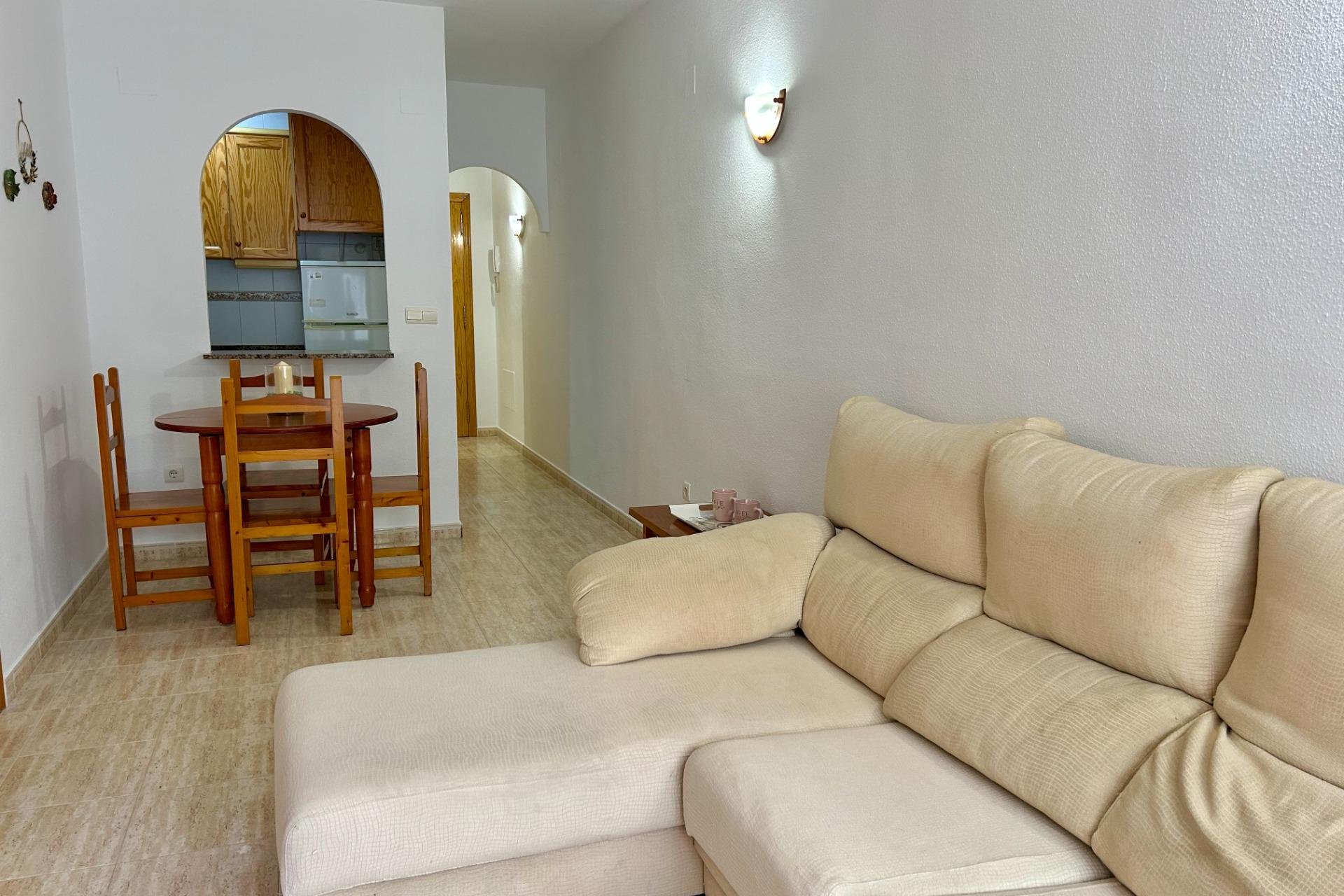 Segunda mano - Apartamento -
Torrevieja - Estacion De Autobuses