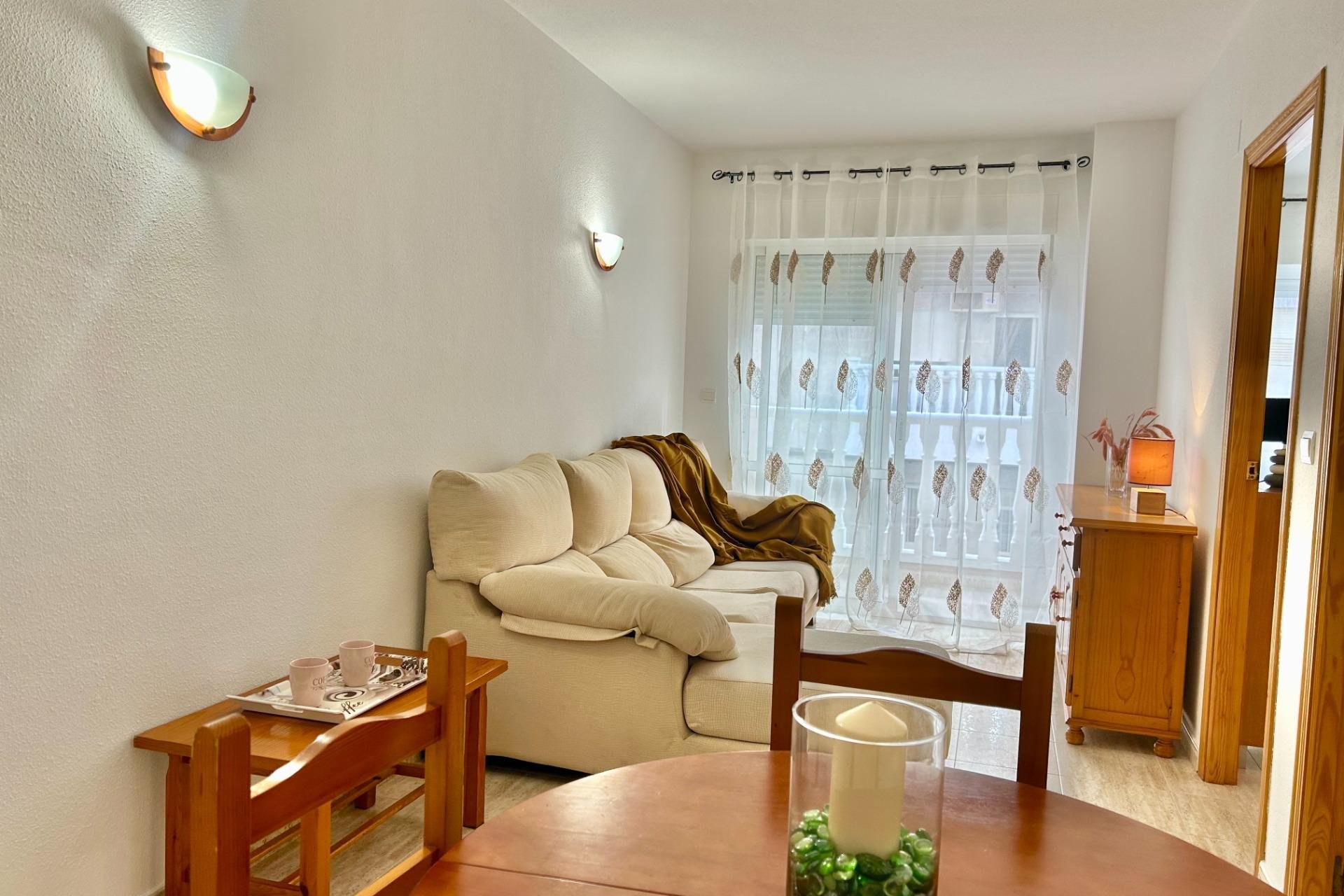 Segunda mano - Apartamento -
Torrevieja - Estacion De Autobuses