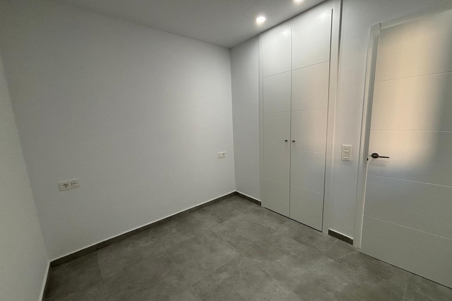 Segunda mano - Apartamento -
Torrevieja - Estacion De Autobuses