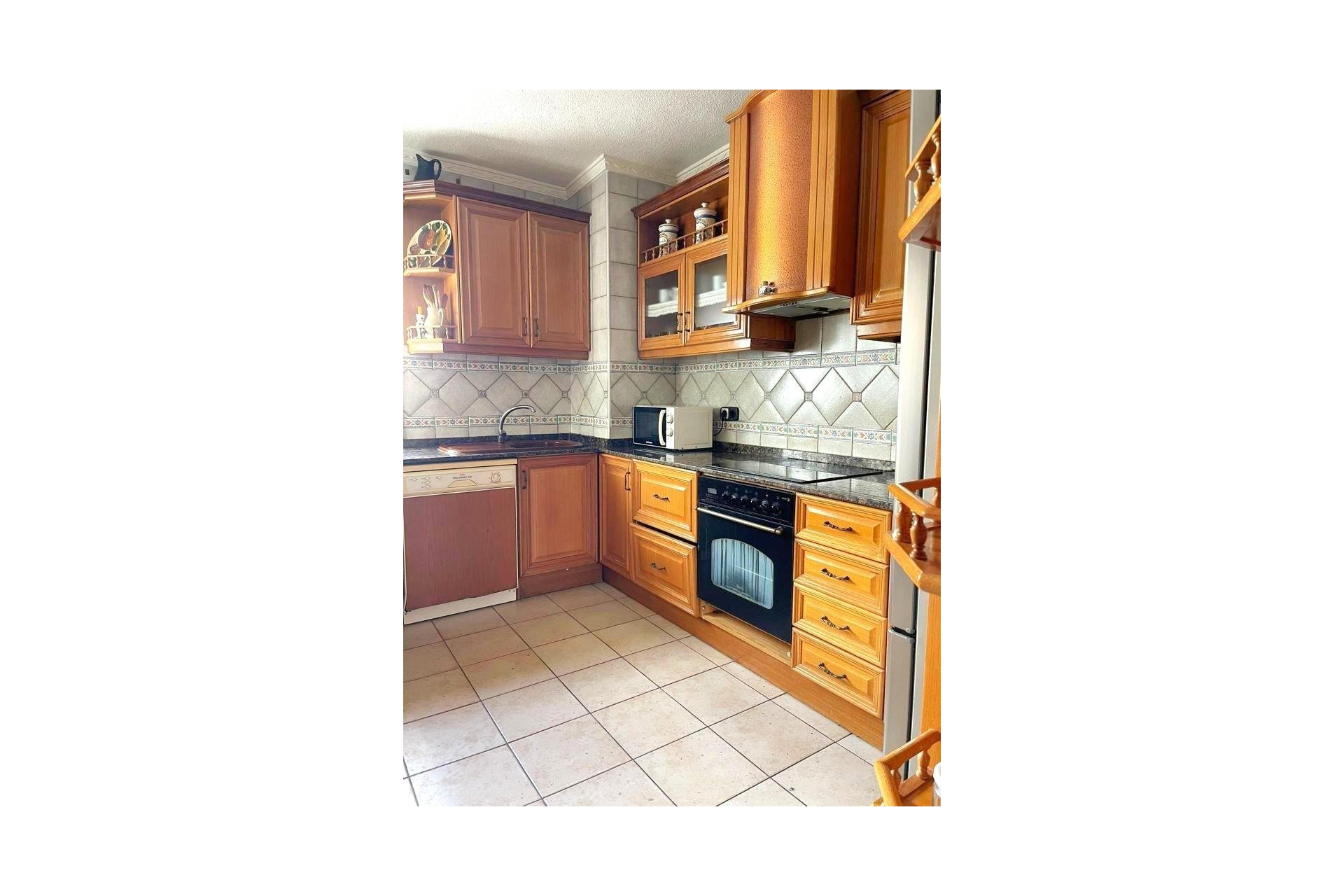 Segunda mano - Apartamento -
Torrevieja - Estacion De Autobuses