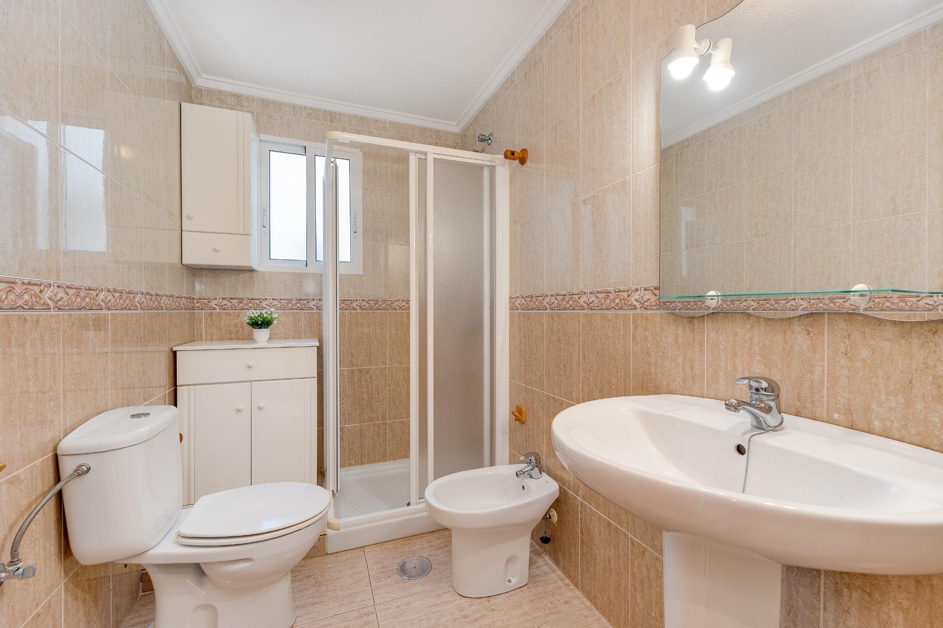 Segunda mano - Apartamento -
Torrevieja - Estacion De Autobuses