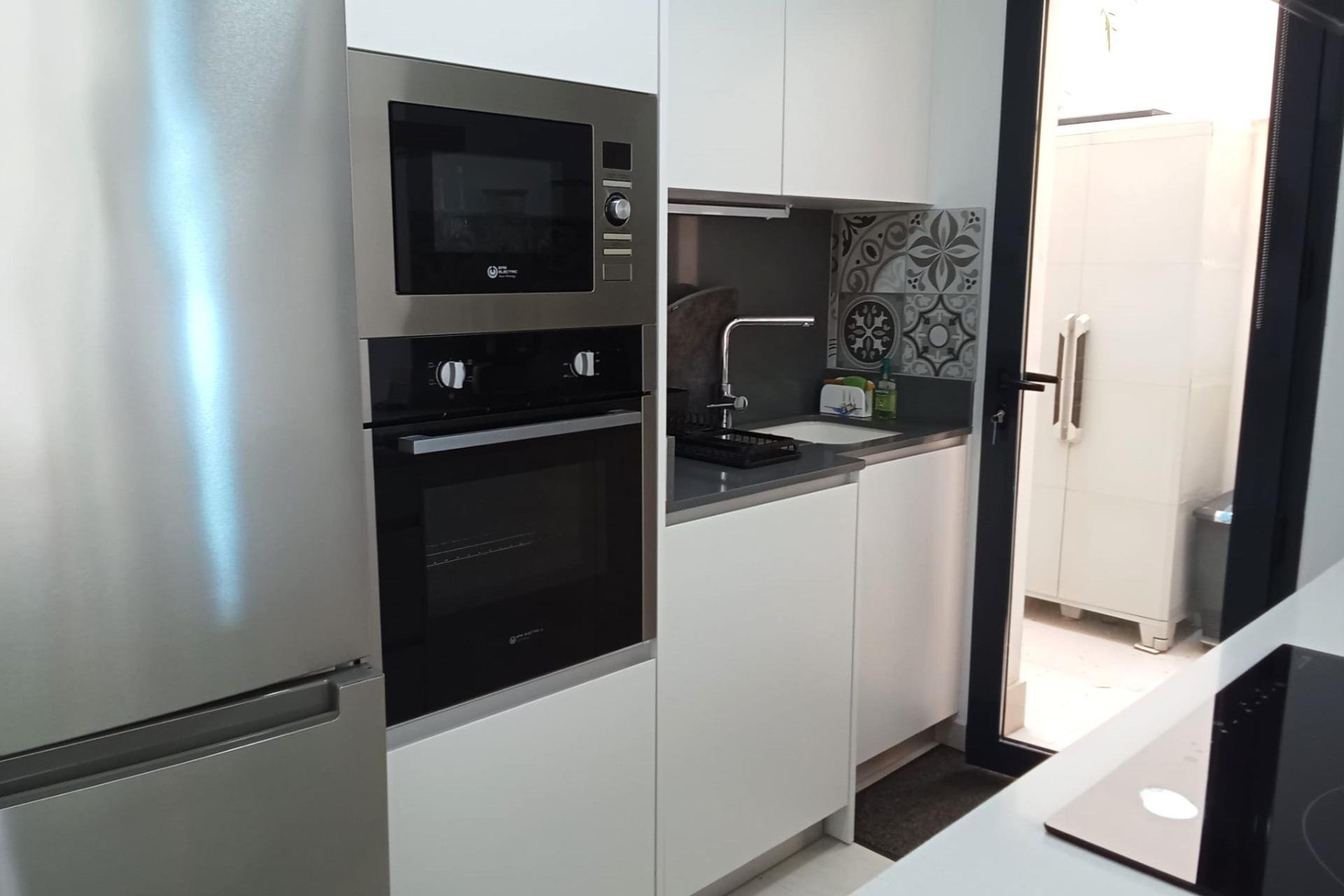 Segunda mano - Apartamento -
Torrevieja - Estacion De Autobuses