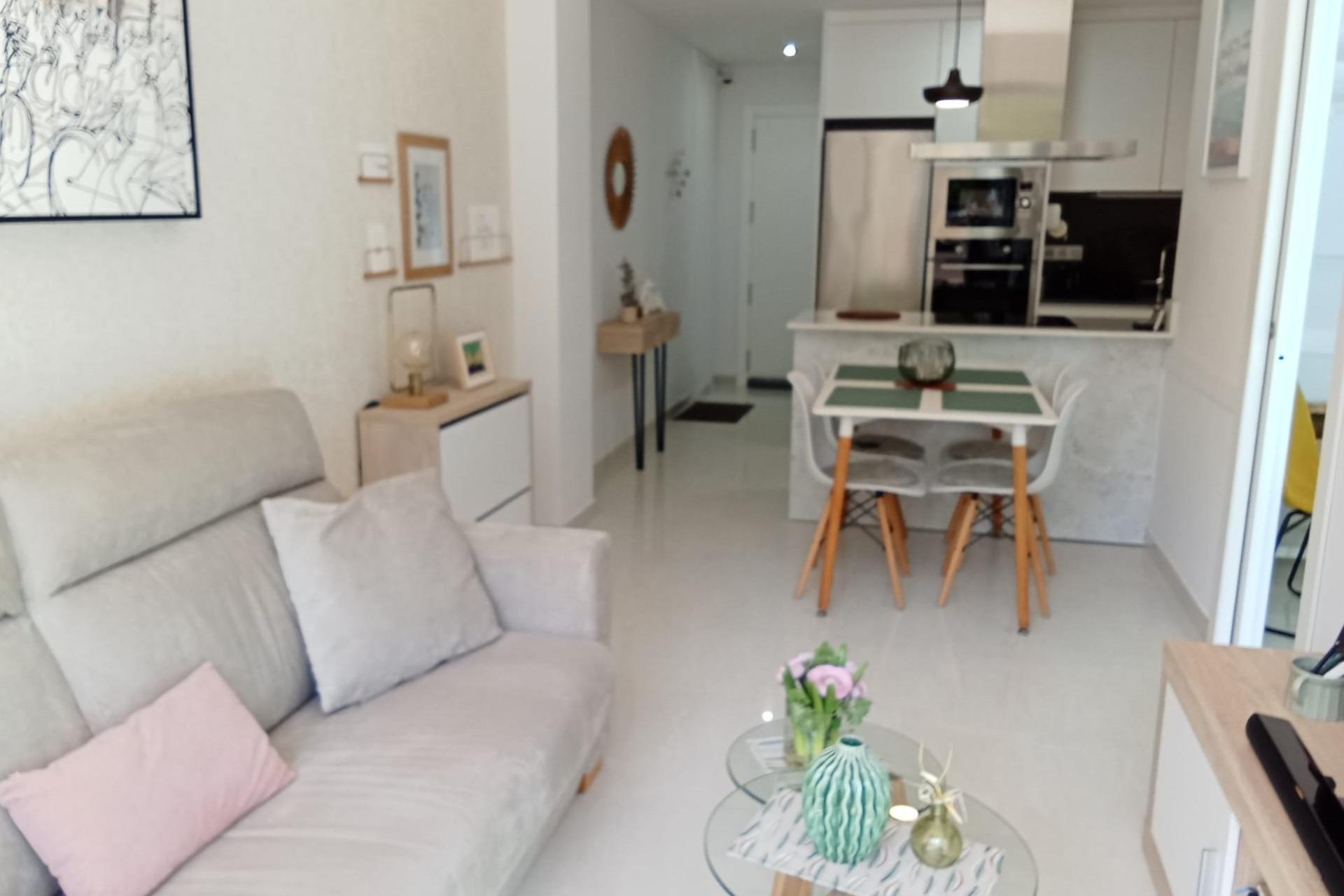 Segunda mano - Apartamento -
Torrevieja - Estacion De Autobuses