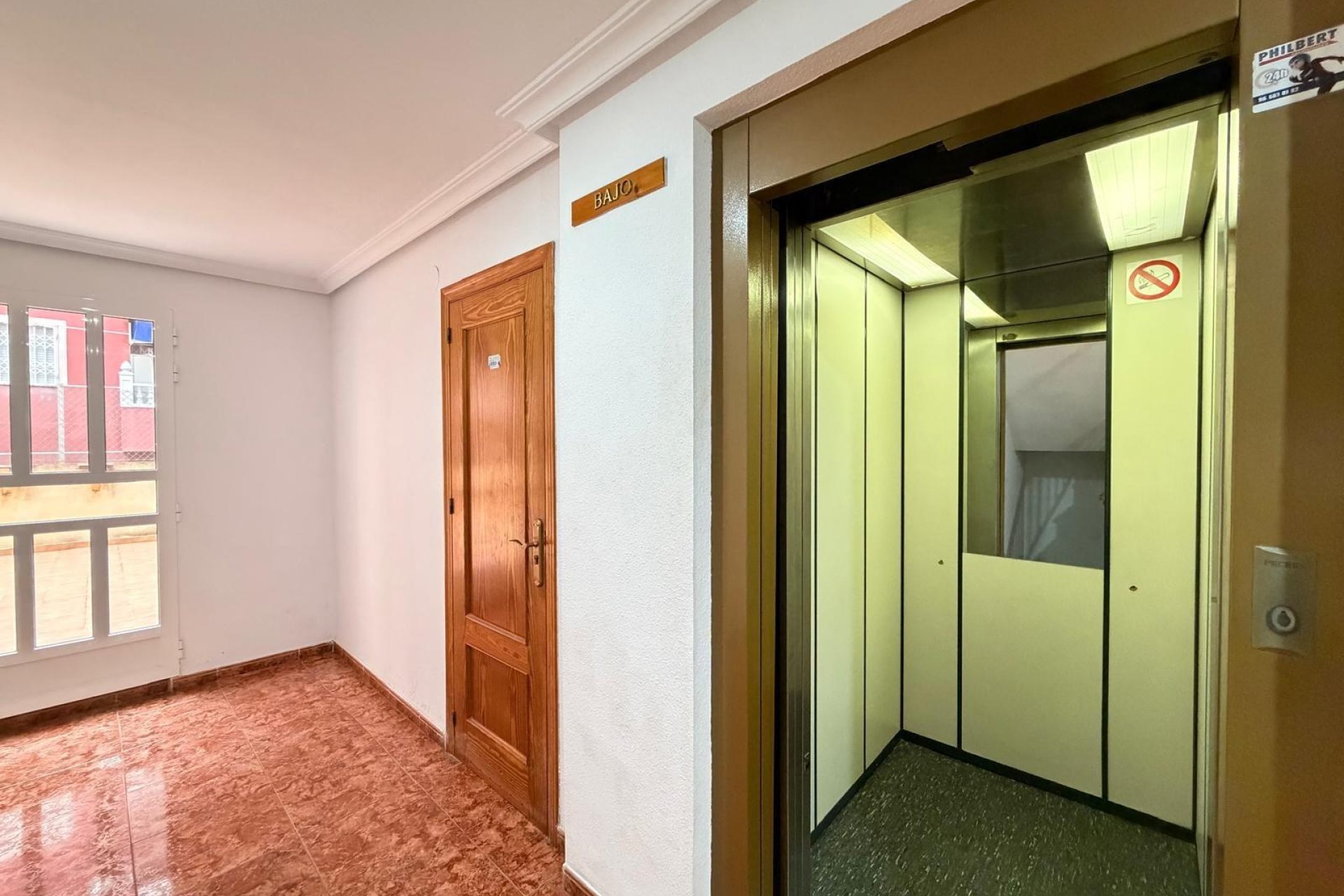 Segunda mano - Apartamento -
Torrevieja - Estacion De Autobuses