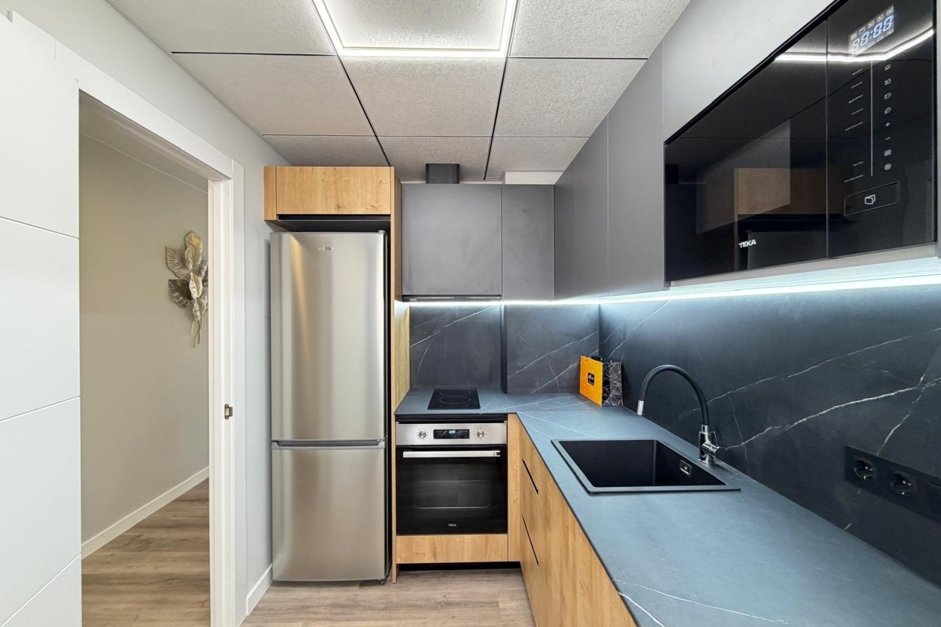 Segunda mano - Apartamento -
Torrevieja - Estacion De Autobuses