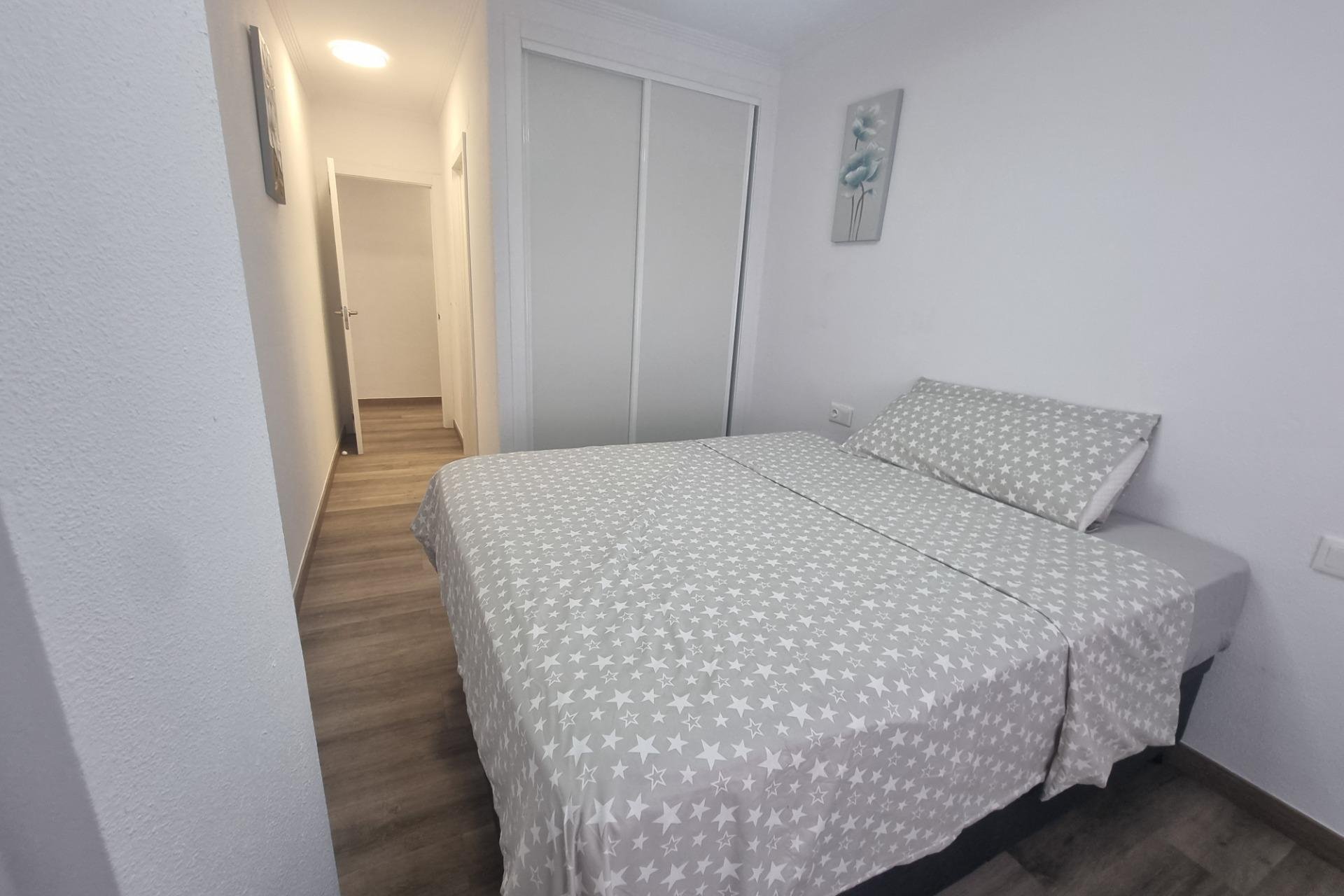Segunda mano - Apartamento -
Torrevieja - Estacion De Autobuses