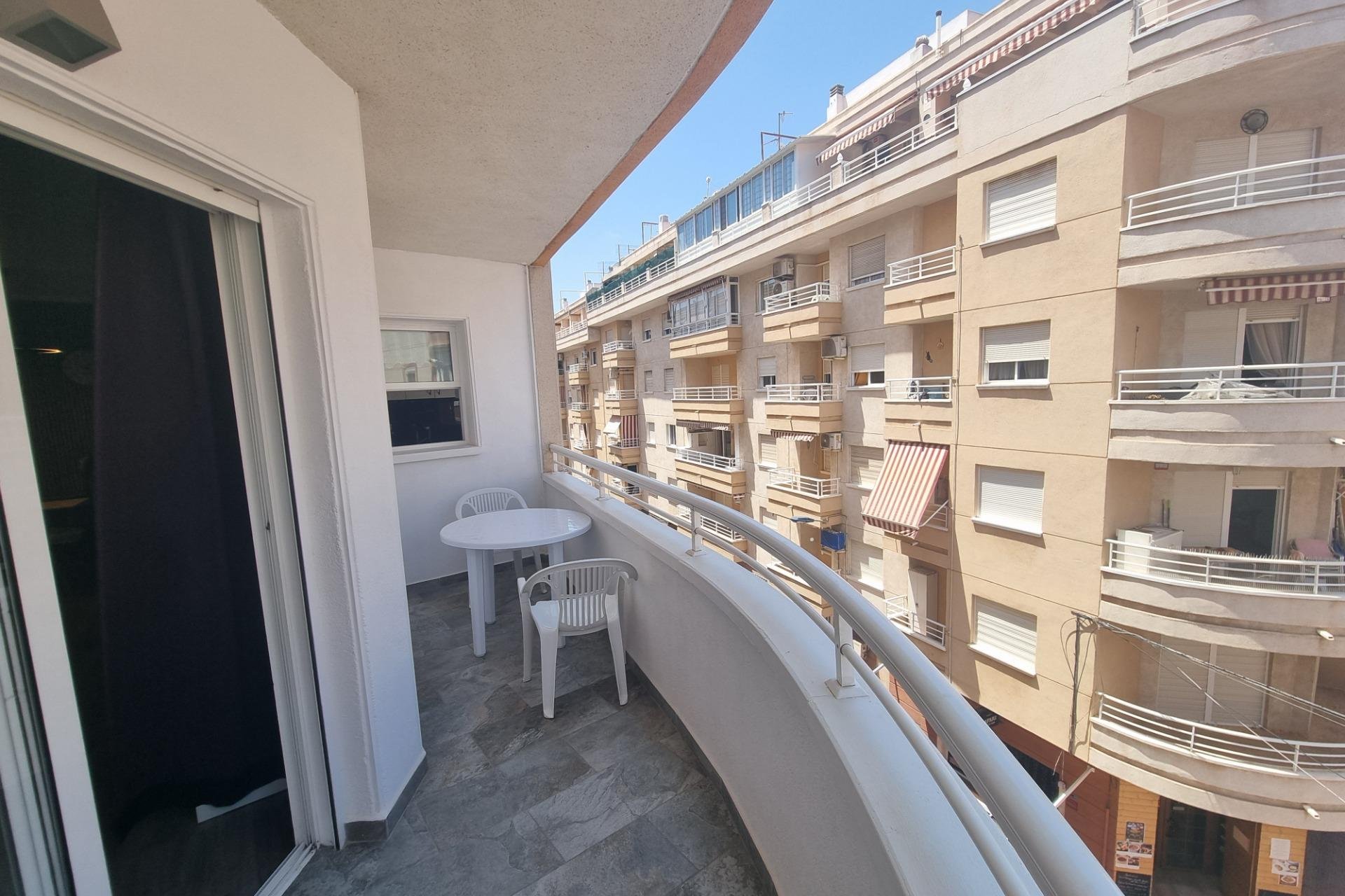 Segunda mano - Apartamento -
Torrevieja - Estacion De Autobuses