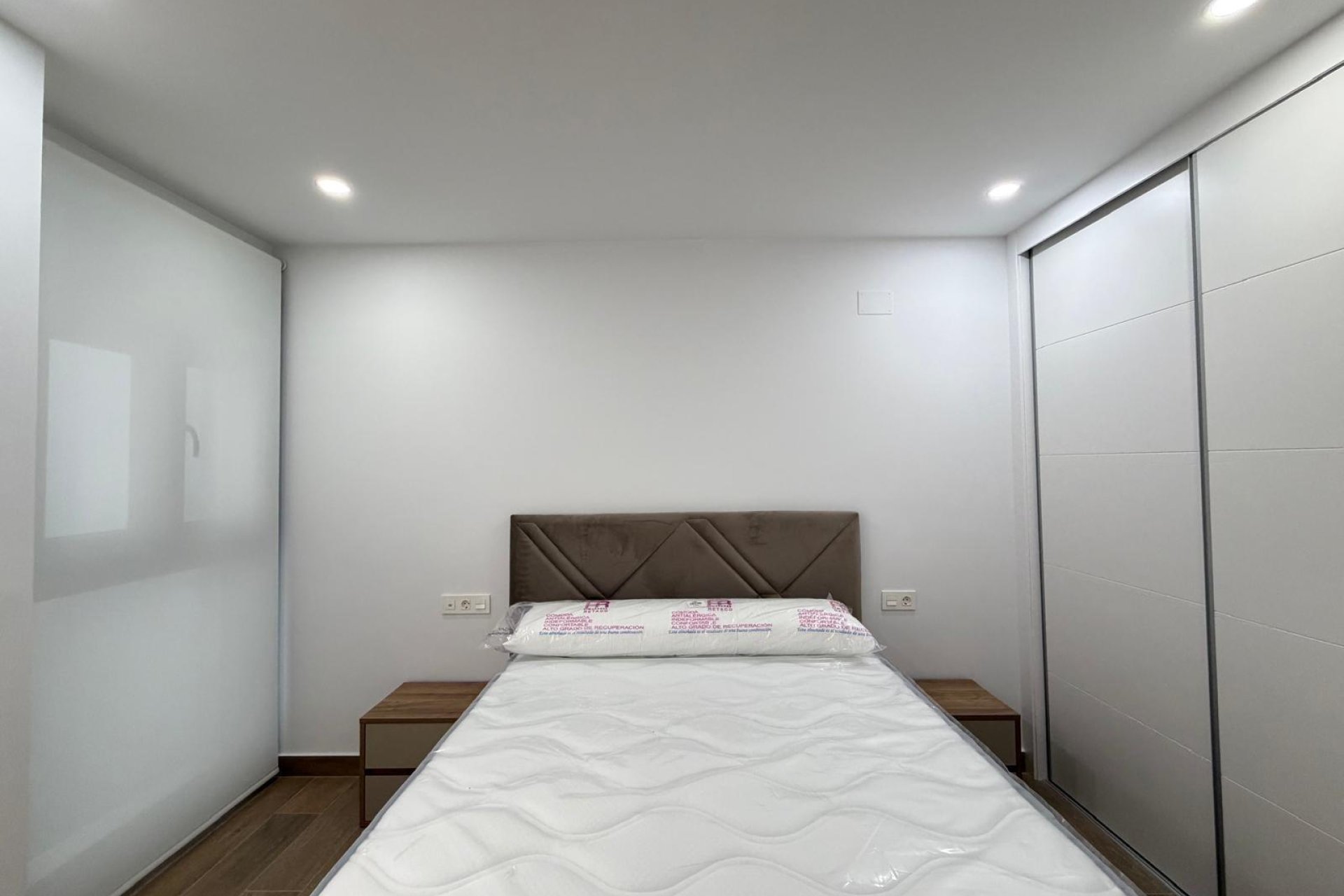 Segunda mano - Apartamento -
Torrevieja - Estacion De Autobuses