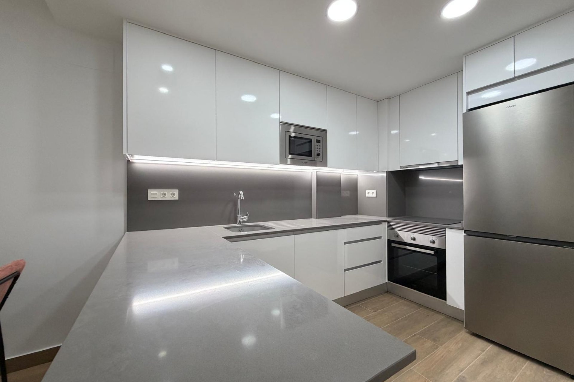 Segunda mano - Apartamento -
Torrevieja - Estacion De Autobuses