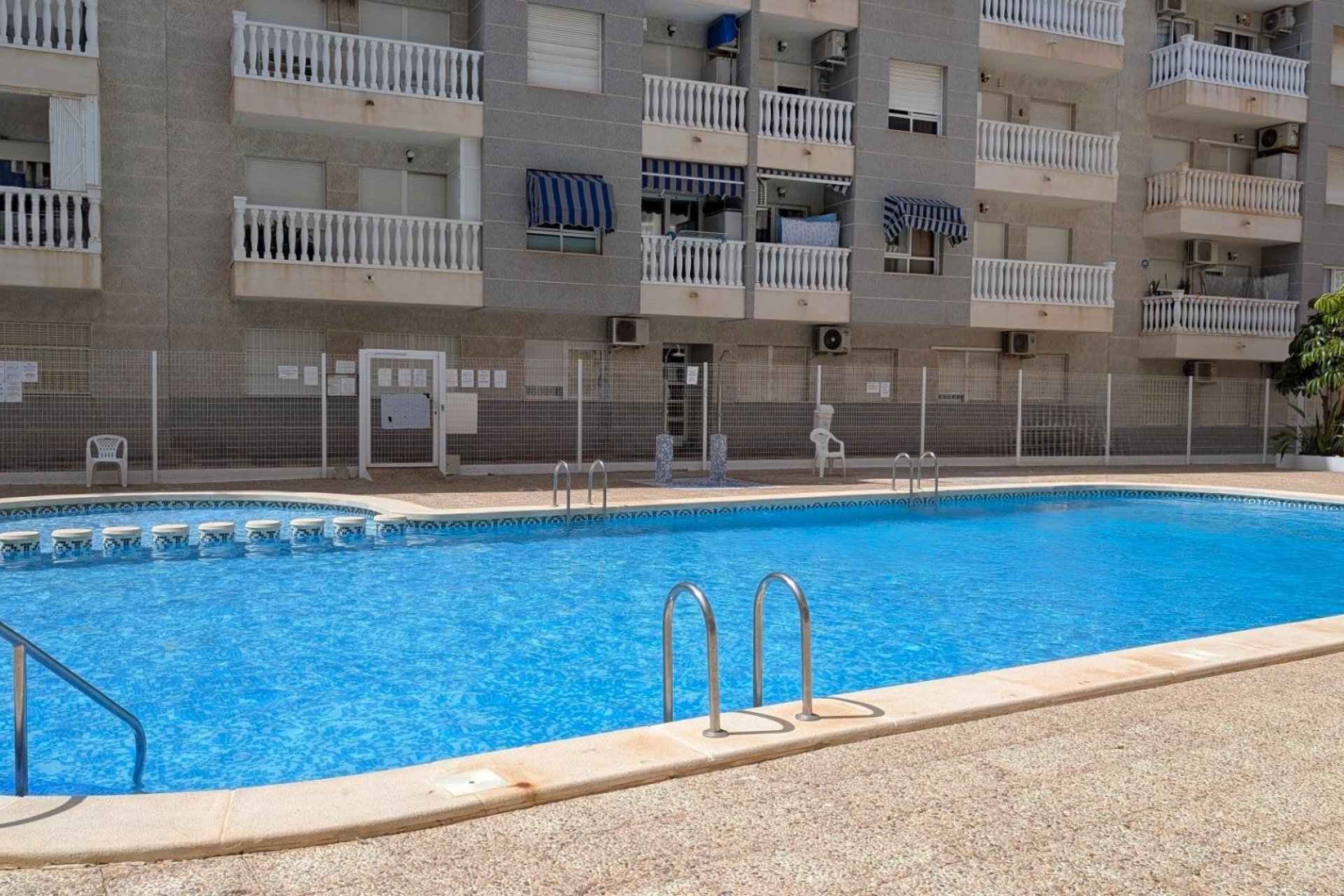 Segunda mano - Apartamento -
Torrevieja - Estacion De Autobuses