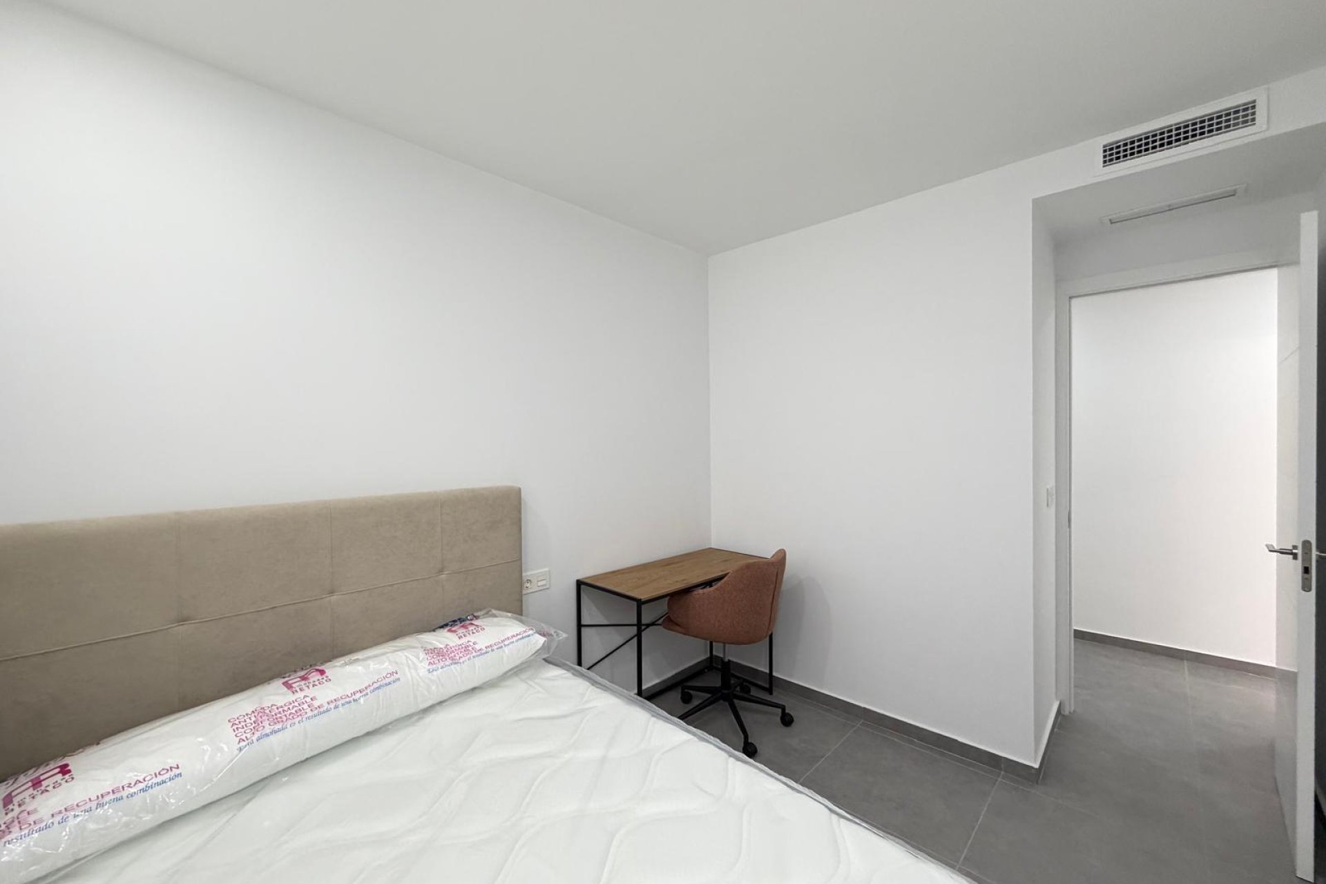 Segunda mano - Apartamento -
Torrevieja - Estacion De Autobuses