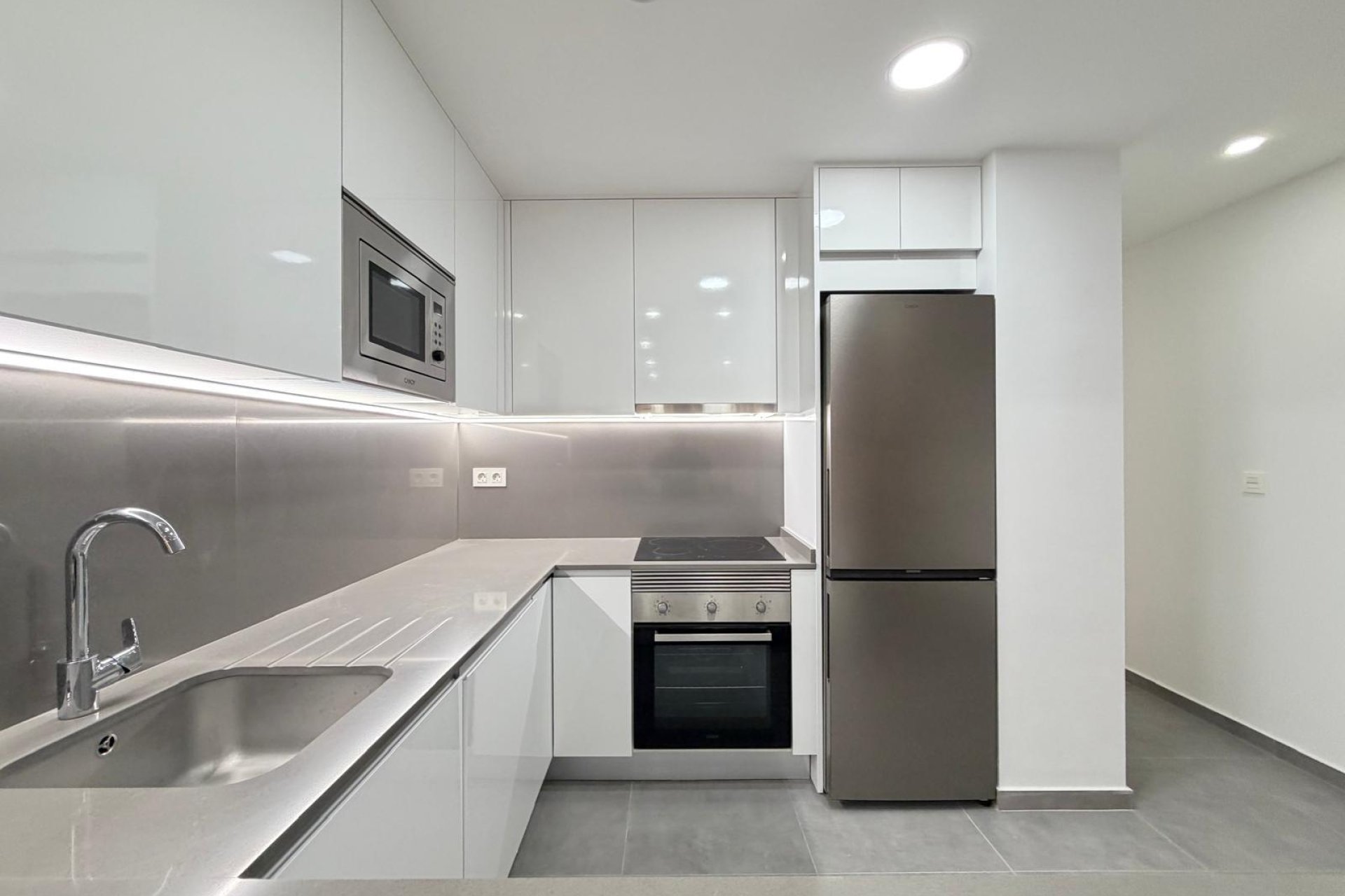 Segunda mano - Apartamento -
Torrevieja - Estacion De Autobuses