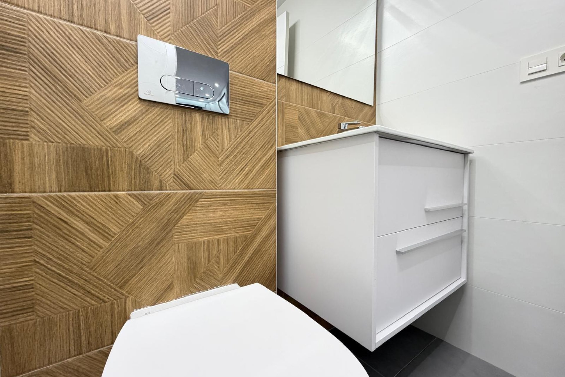 Segunda mano - Apartamento -
Torrevieja - Estacion De Autobuses