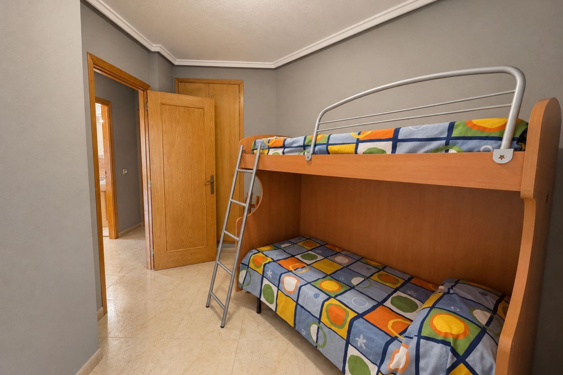 Segunda mano - Apartamento -
Torrevieja - Estacion De Autobuses