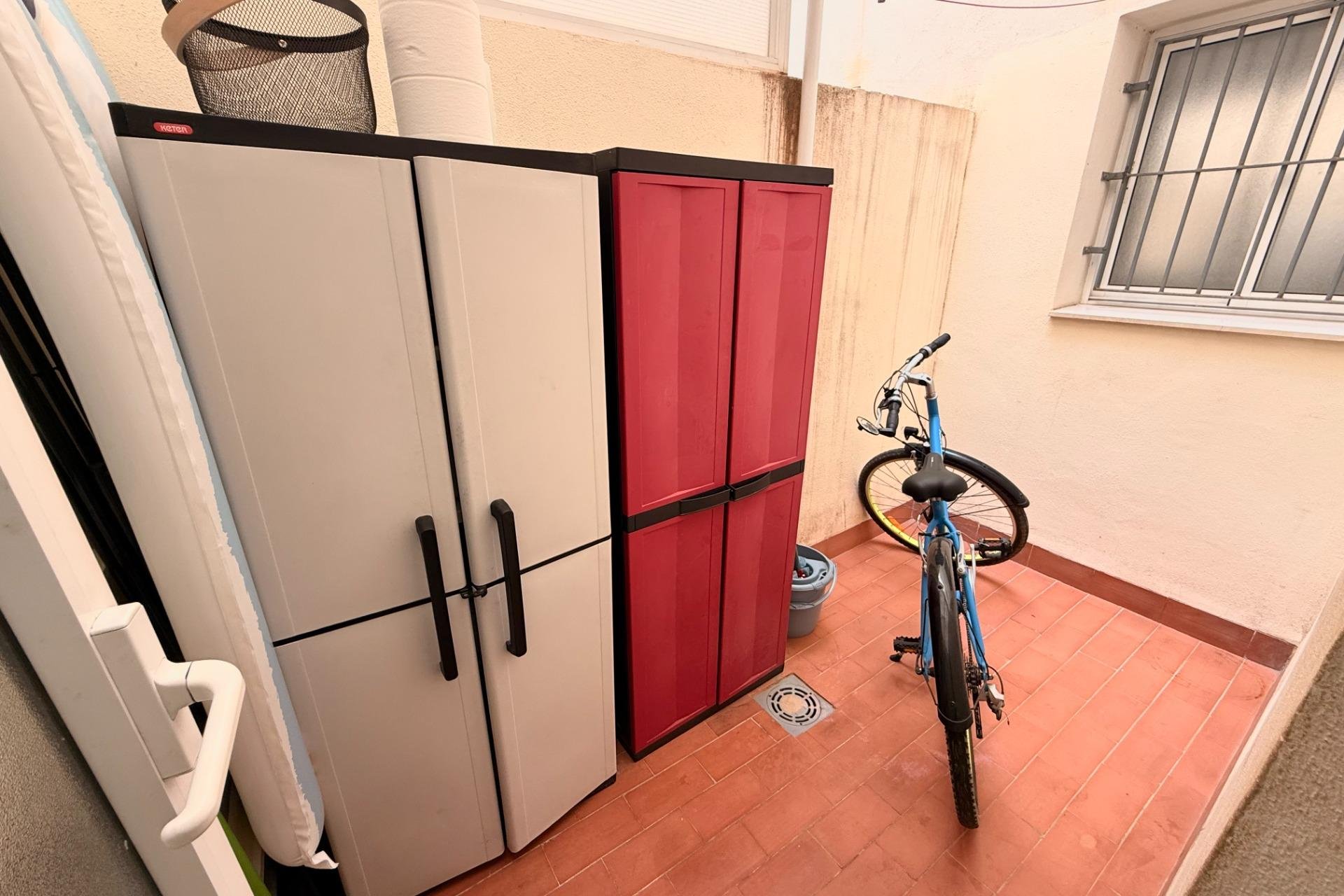 Segunda mano - Apartamento -
Torrevieja - Estacion De Autobuses