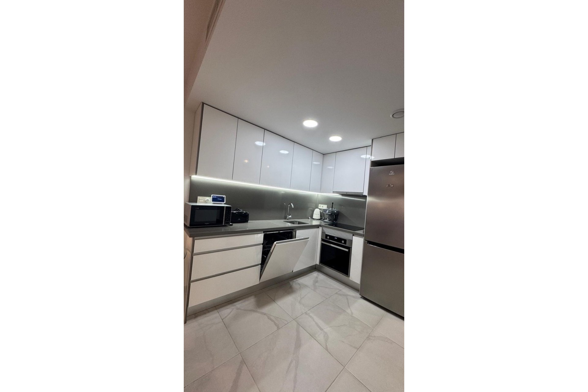 Segunda mano - Apartamento -
Torrevieja - Estacion De Autobuses