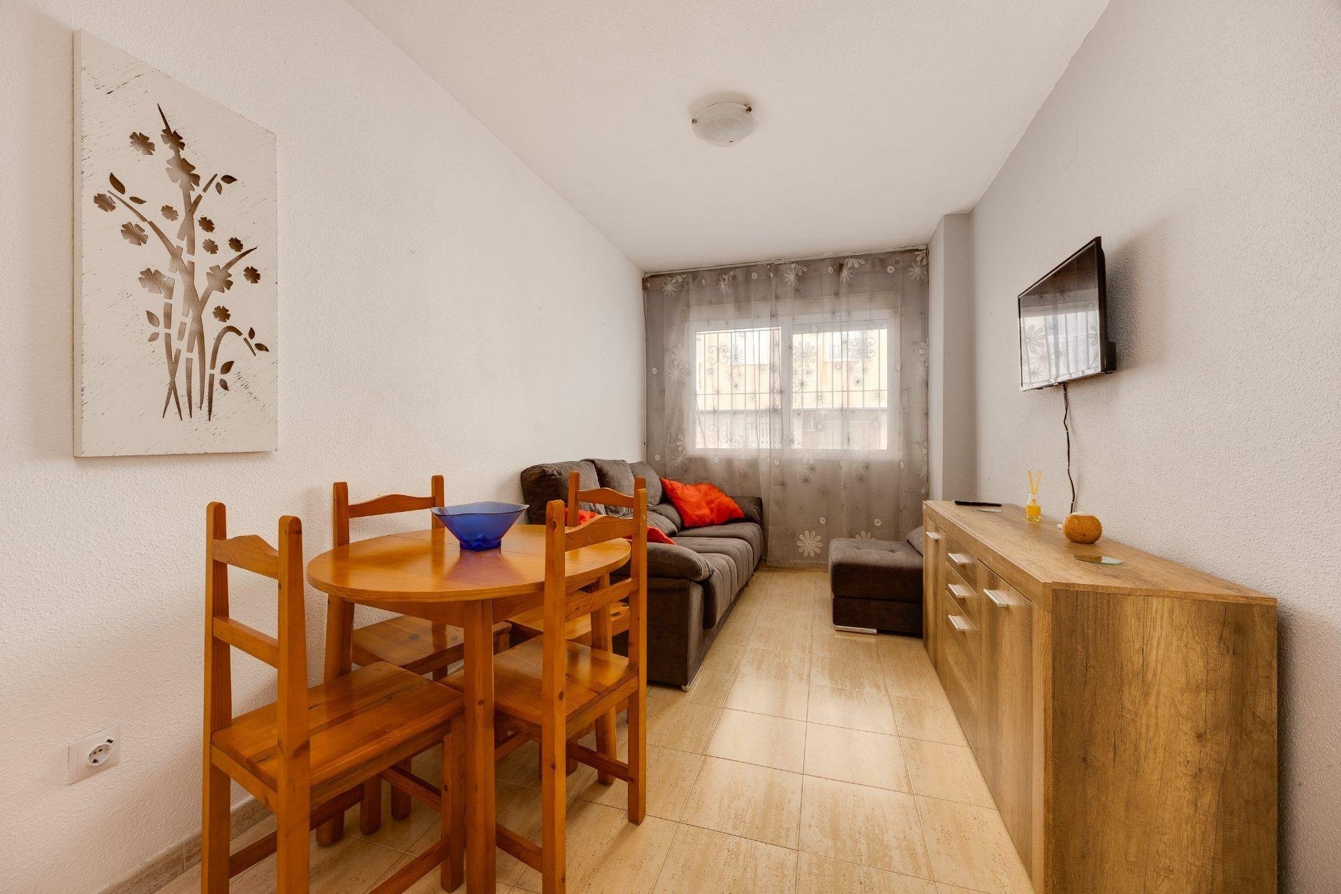 Segunda mano - Apartamento -
Torrevieja - Estacion De Autobuses