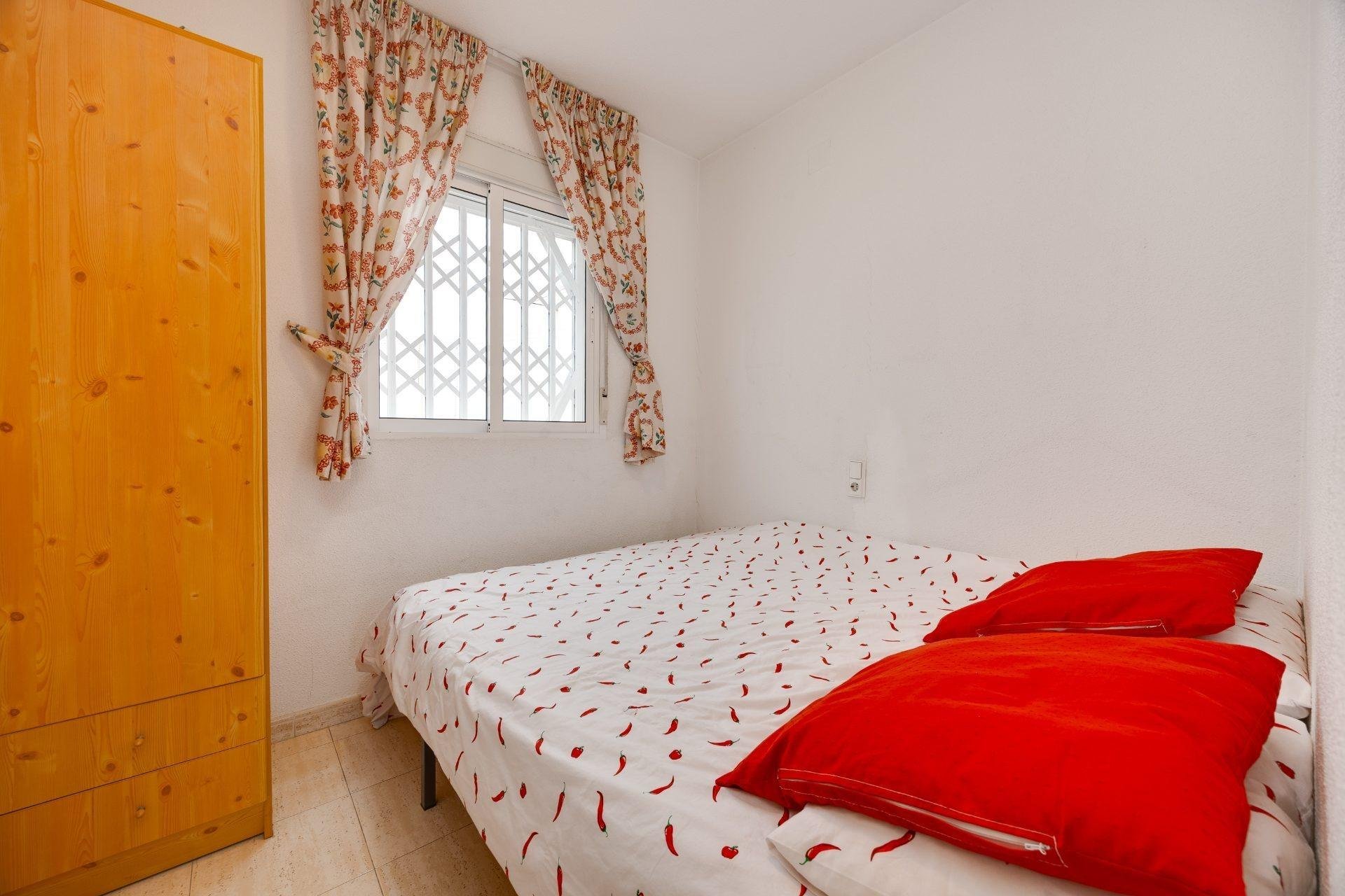 Segunda mano - Apartamento -
Torrevieja - Estacion De Autobuses