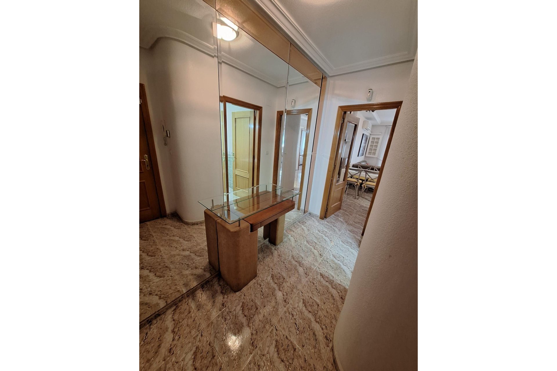 Segunda mano - Apartamento -
Torrevieja - Estacion De Autobuses