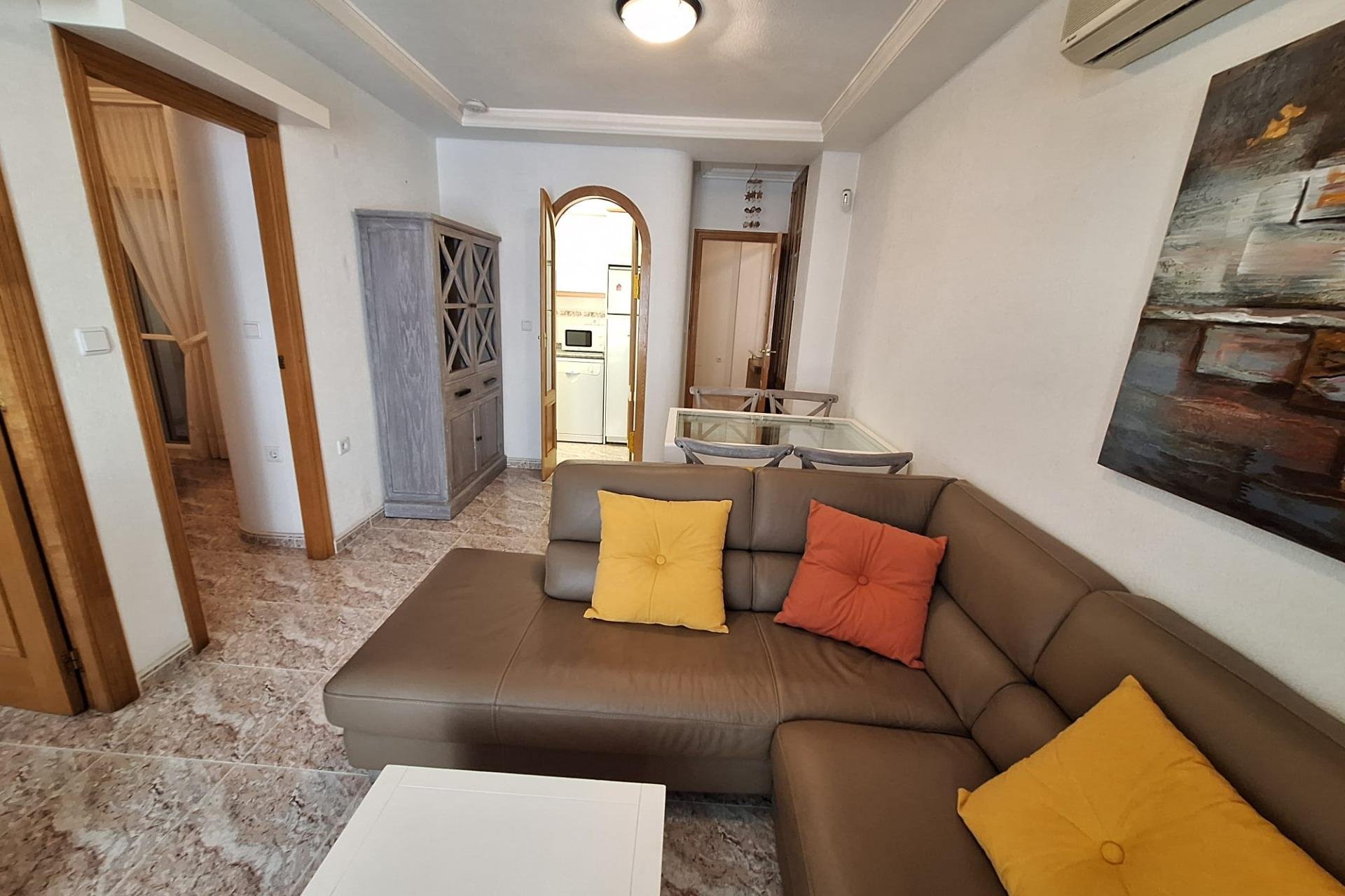 Segunda mano - Apartamento -
Torrevieja - Estacion De Autobuses