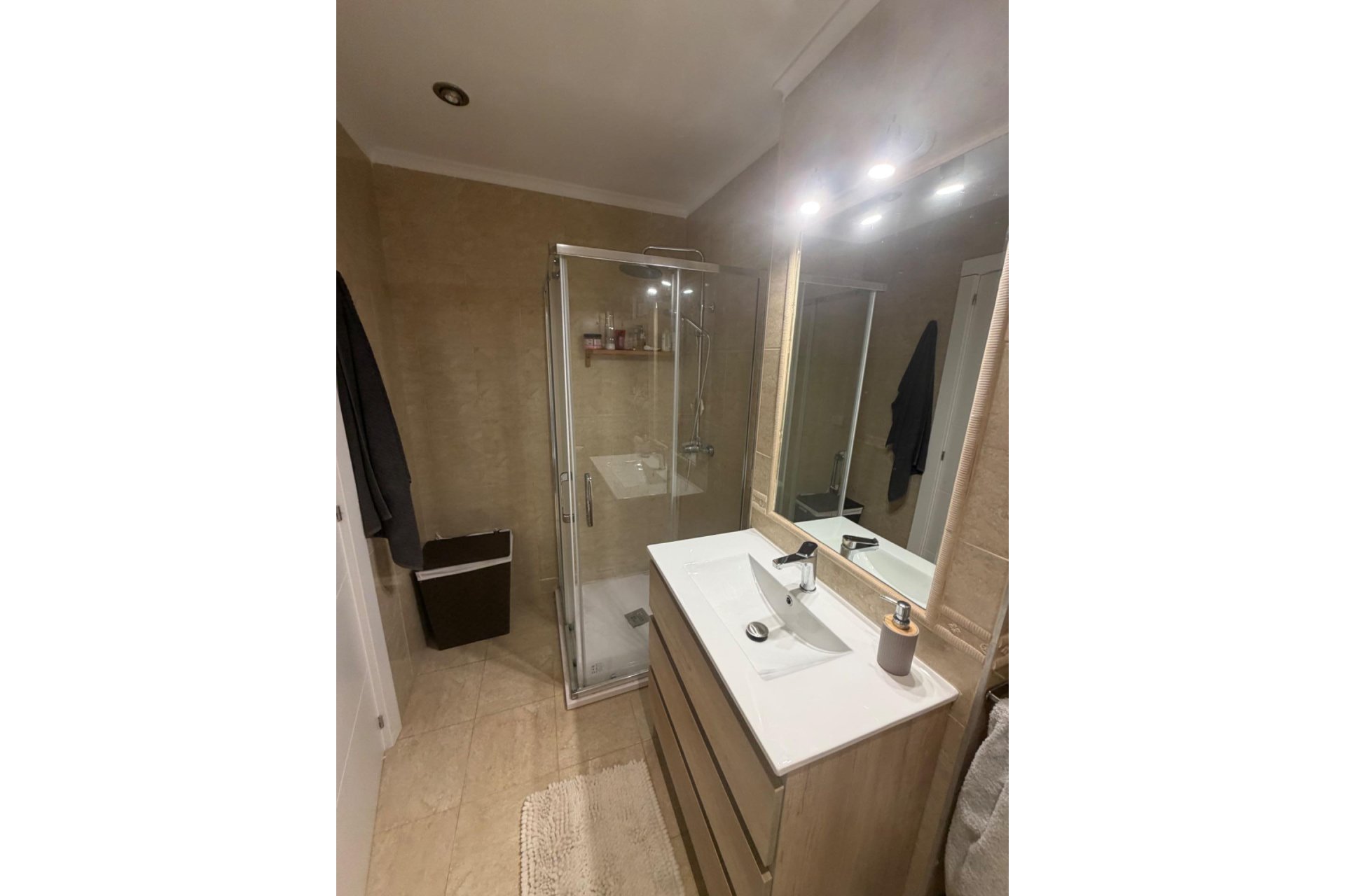 Segunda mano - Apartamento -
Torrevieja - Estacion De Autobuses