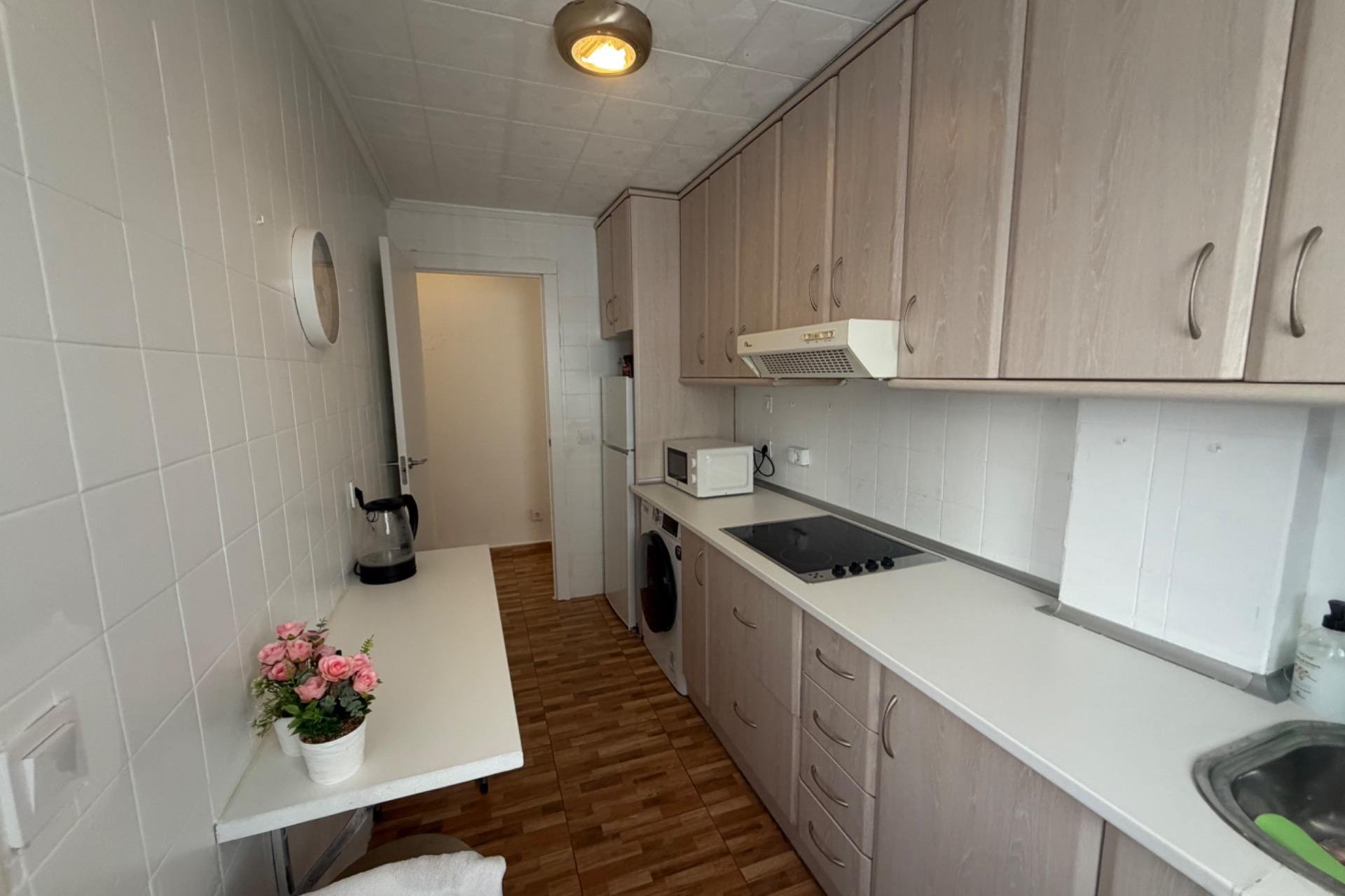 Segunda mano - Apartamento -
Torrevieja - Estacion De Autobuses