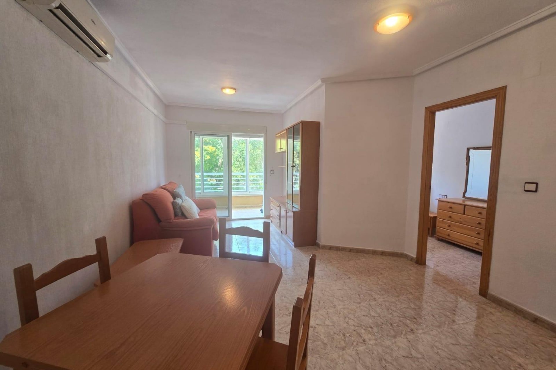 Segunda mano - Apartamento -
Torrevieja - Habaneras