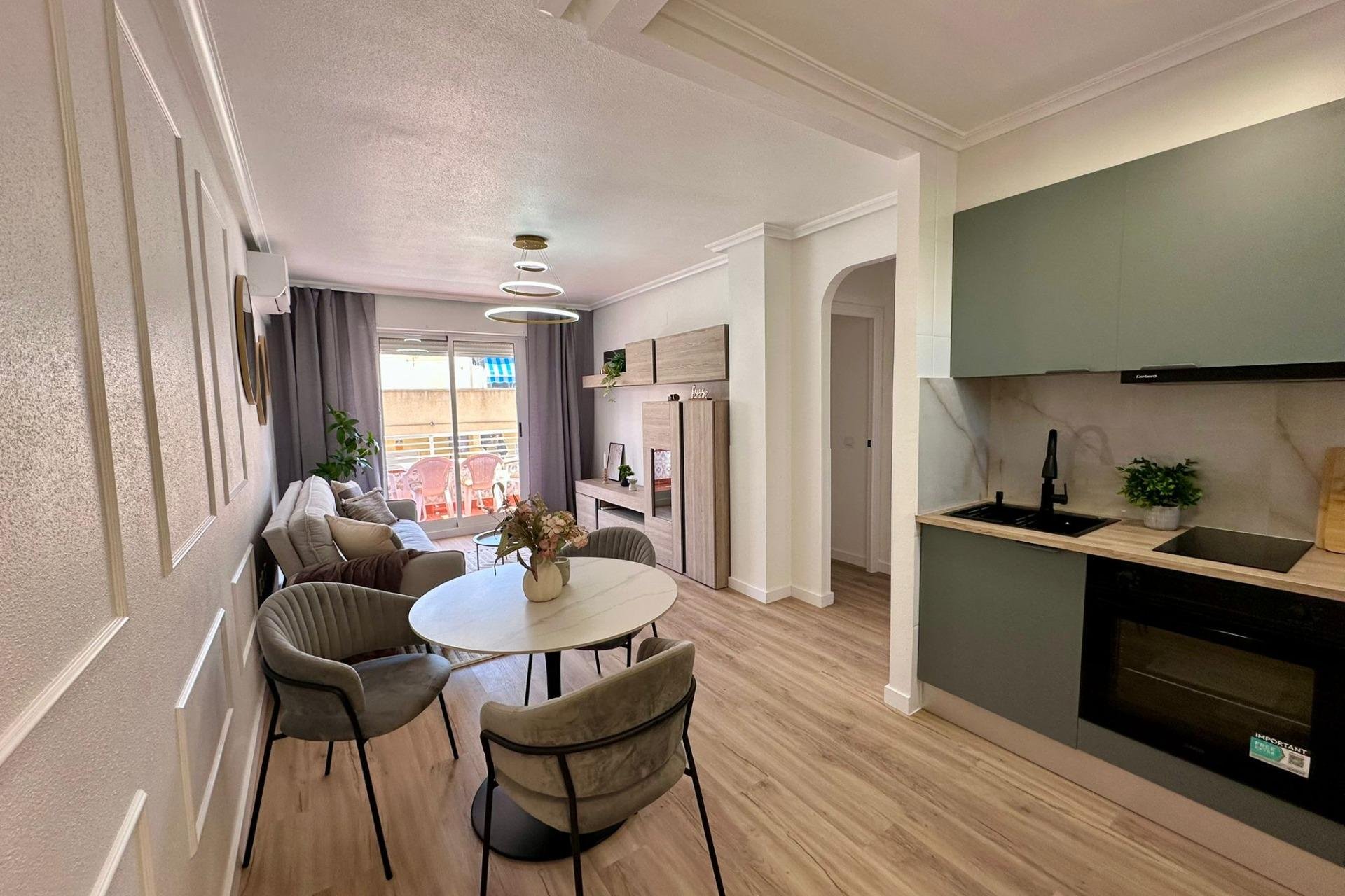 Segunda mano - Apartamento -
Torrevieja - Habaneras