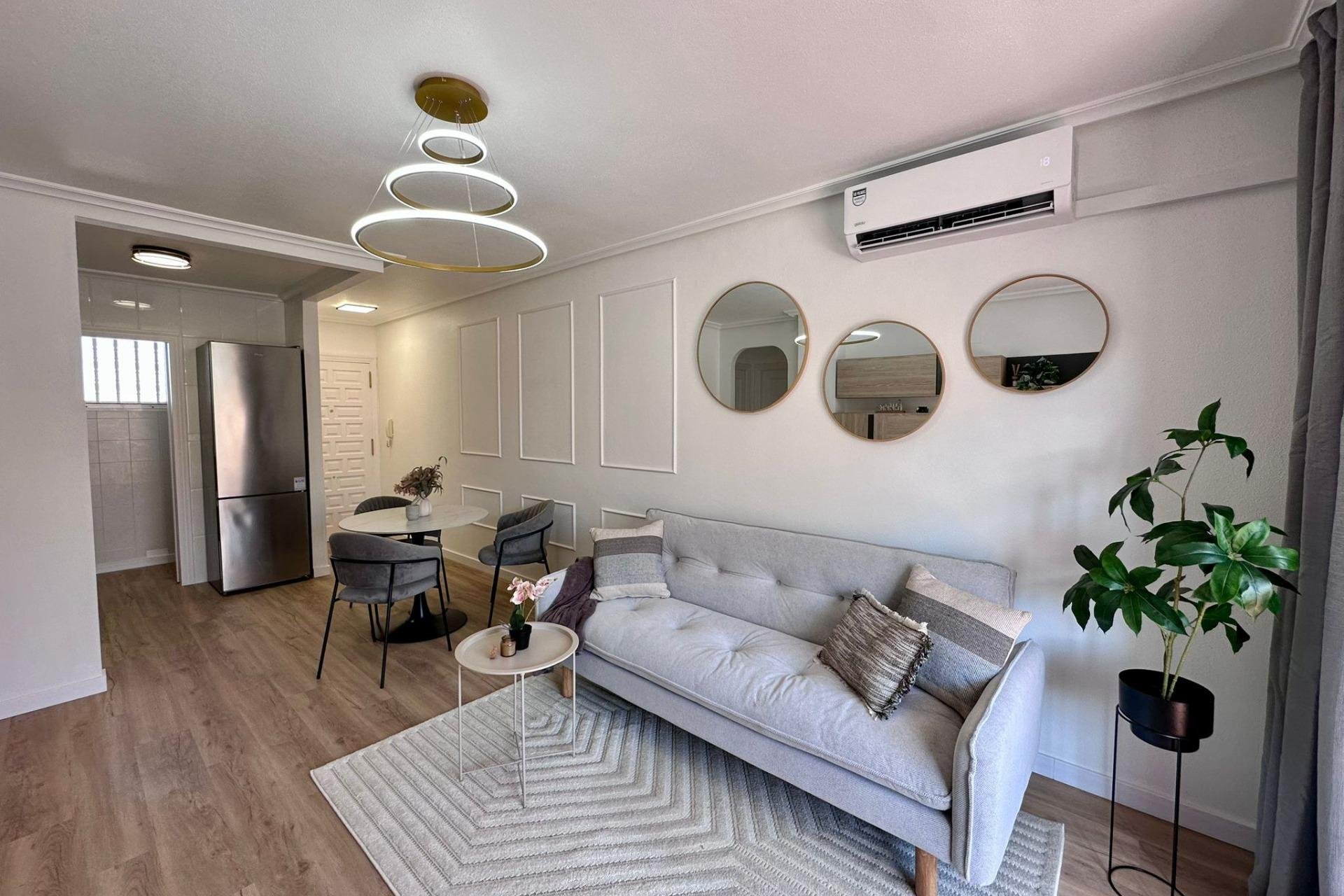 Segunda mano - Apartamento -
Torrevieja - Habaneras