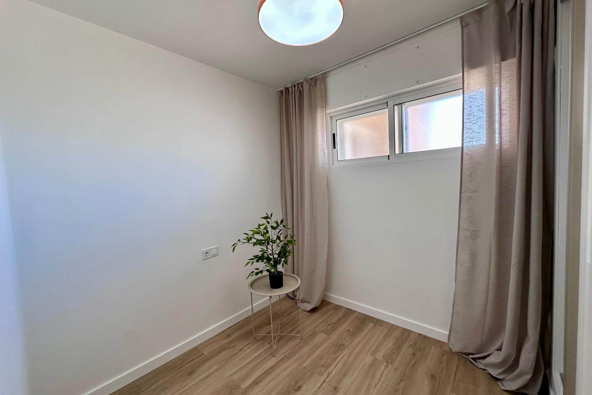 Segunda mano - Apartamento -
Torrevieja - Habaneras