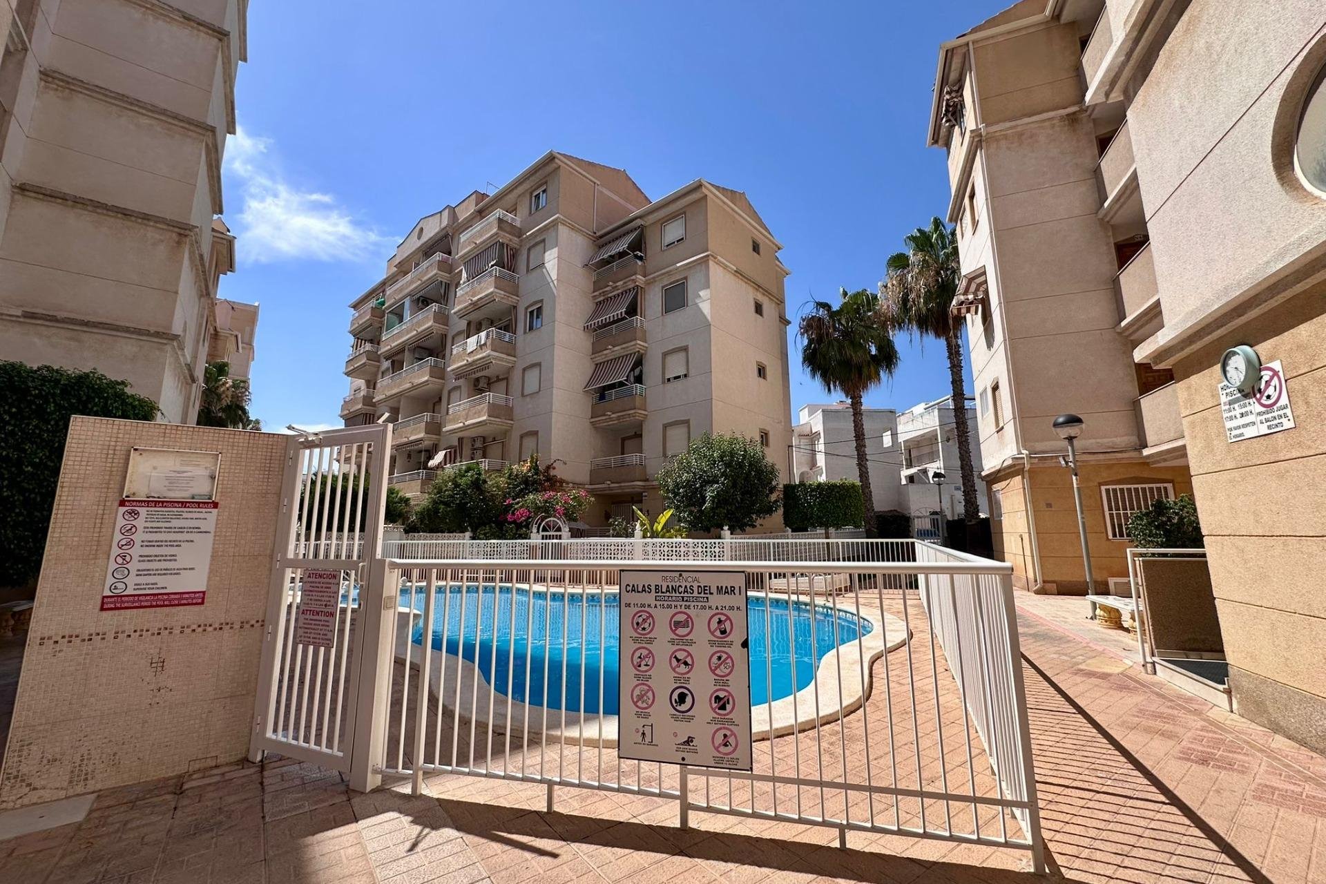 Segunda mano - Apartamento -
Torrevieja - Habaneras
