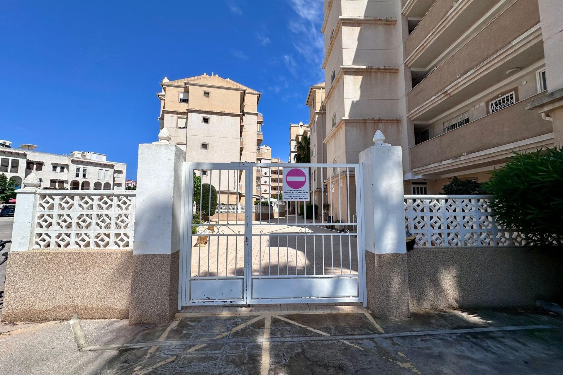 Segunda mano - Apartamento -
Torrevieja - Habaneras