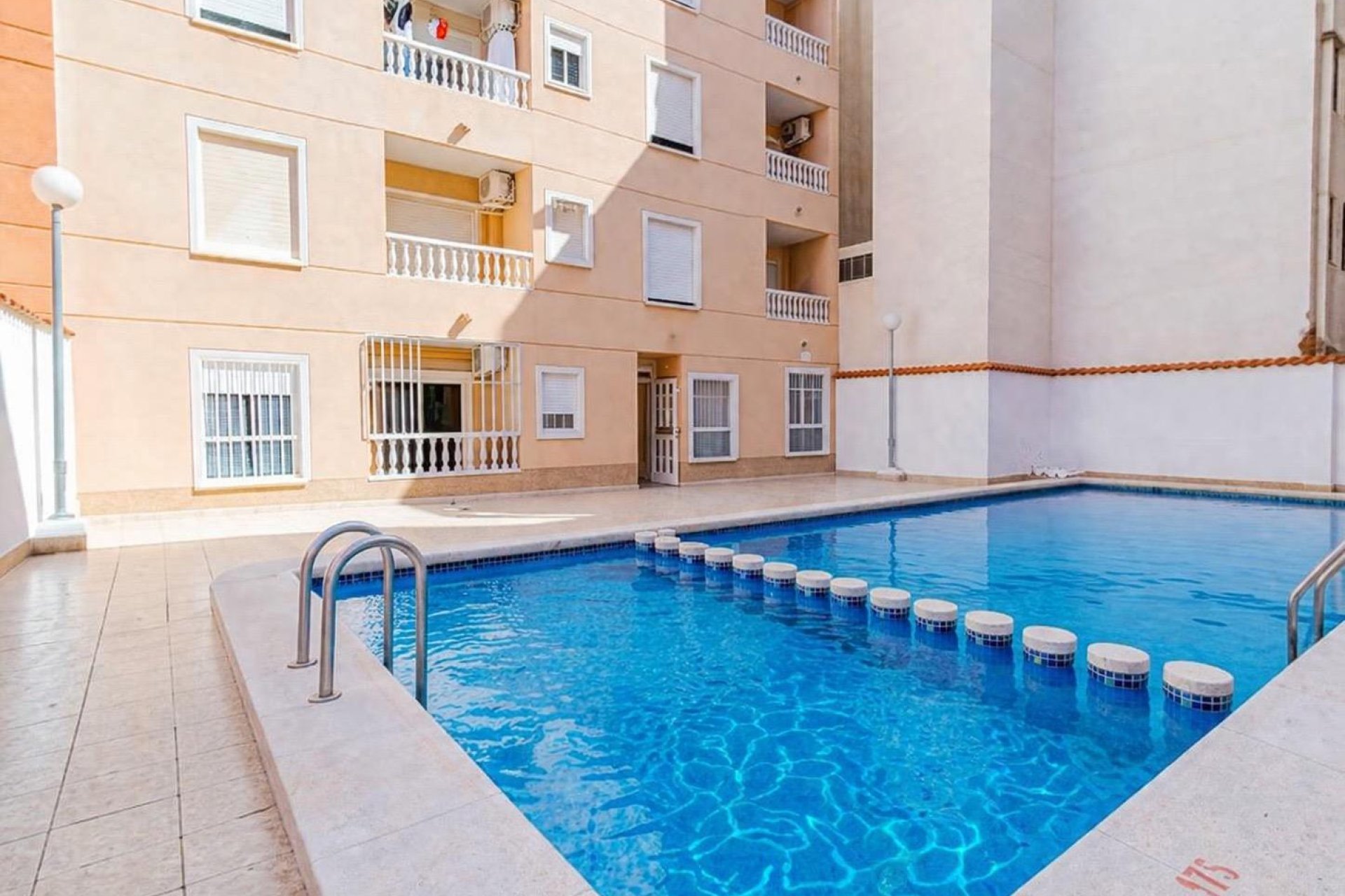 Segunda mano - Apartamento -
Torrevieja - Habaneras