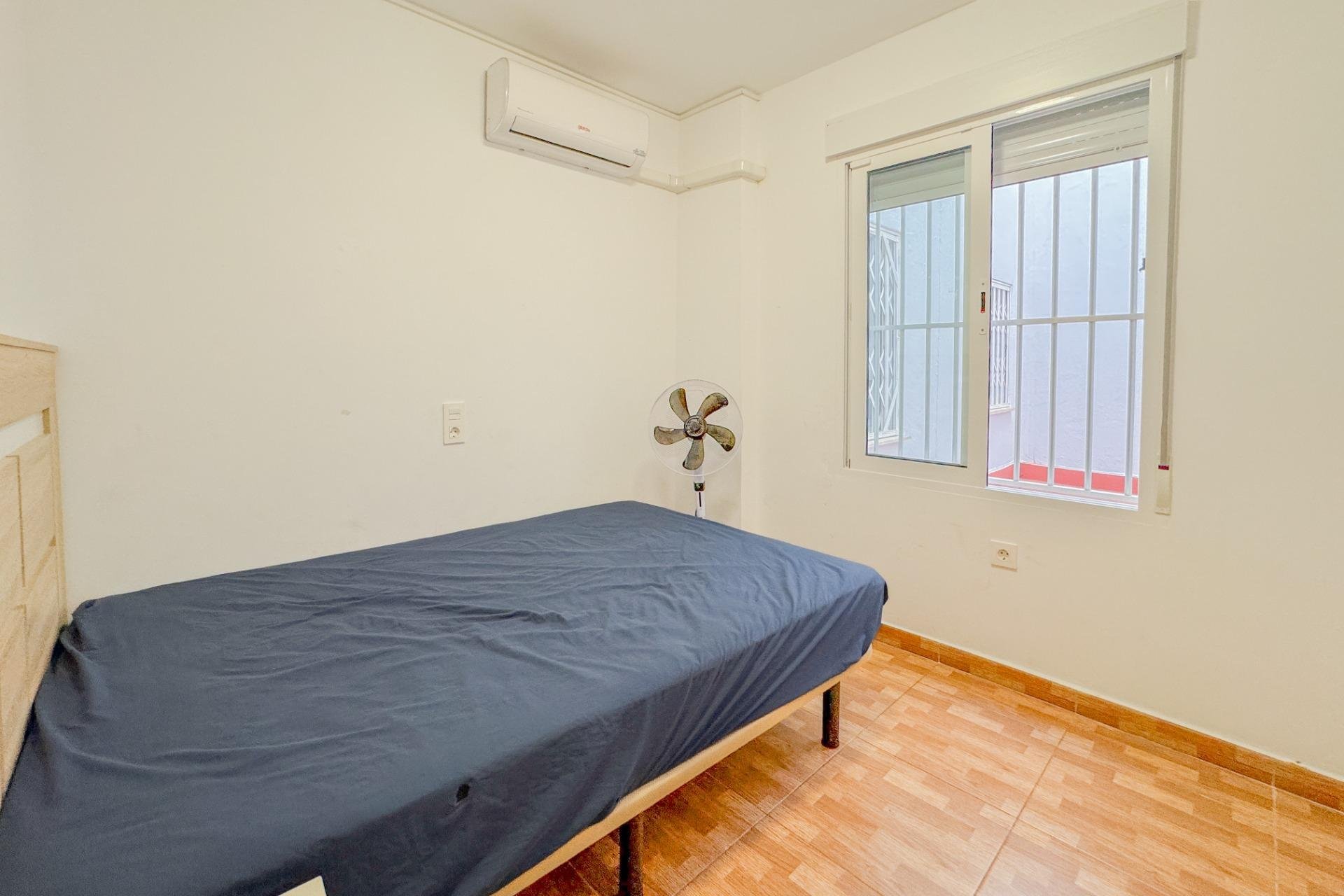 Segunda mano - Apartamento -
Torrevieja - La Mata Pueblo