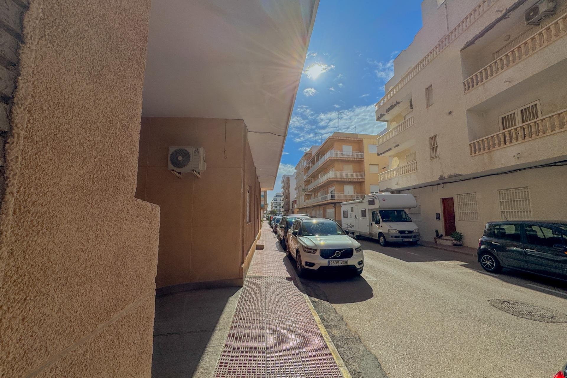 Segunda mano - Apartamento -
Torrevieja - La Mata Pueblo
