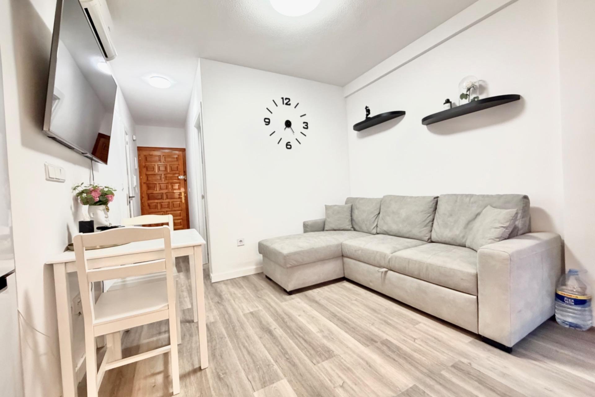 Segunda mano - Apartamento -
Torrevieja - La Mata Pueblo
